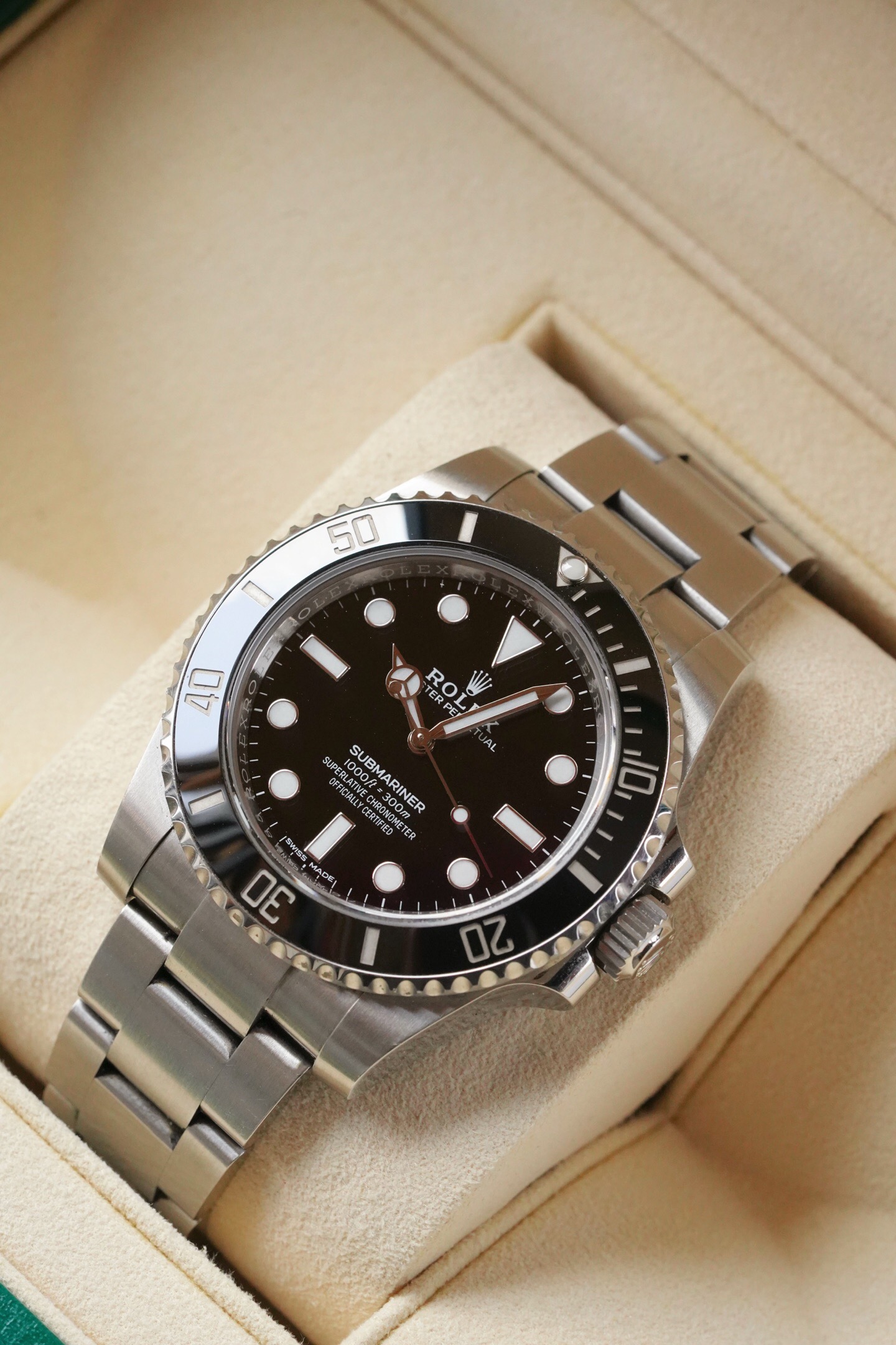 Rolex m114060-0002 detail 2