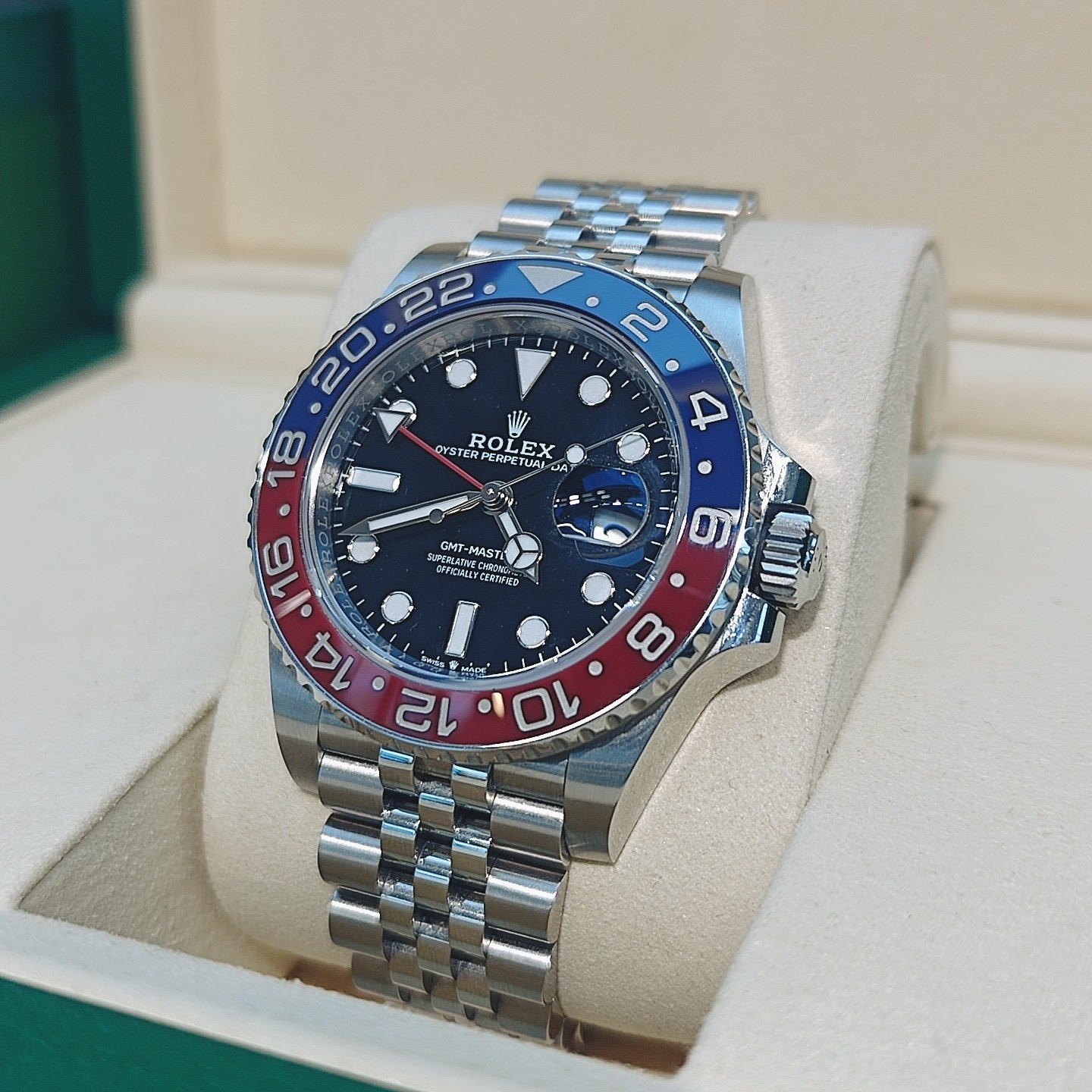 Rolex m126710blro-0001 detail 4