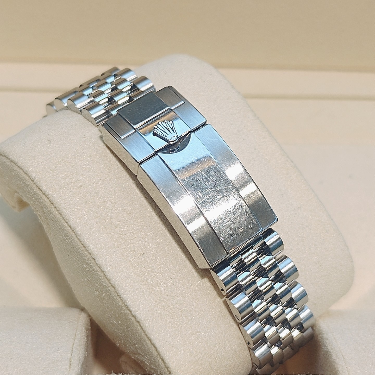 Rolex m126710blro-0001 detail 6