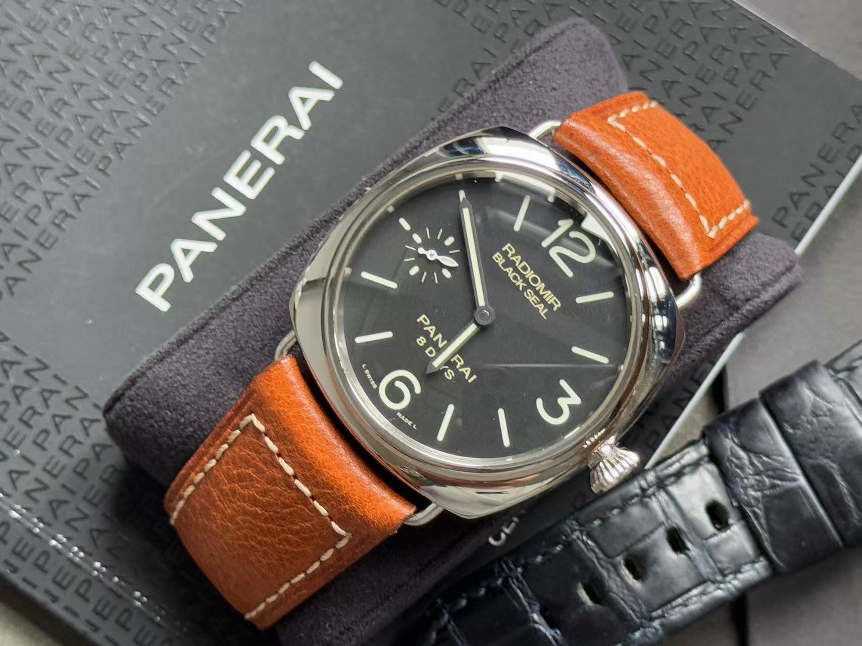Panerai PAM00609 detail 1