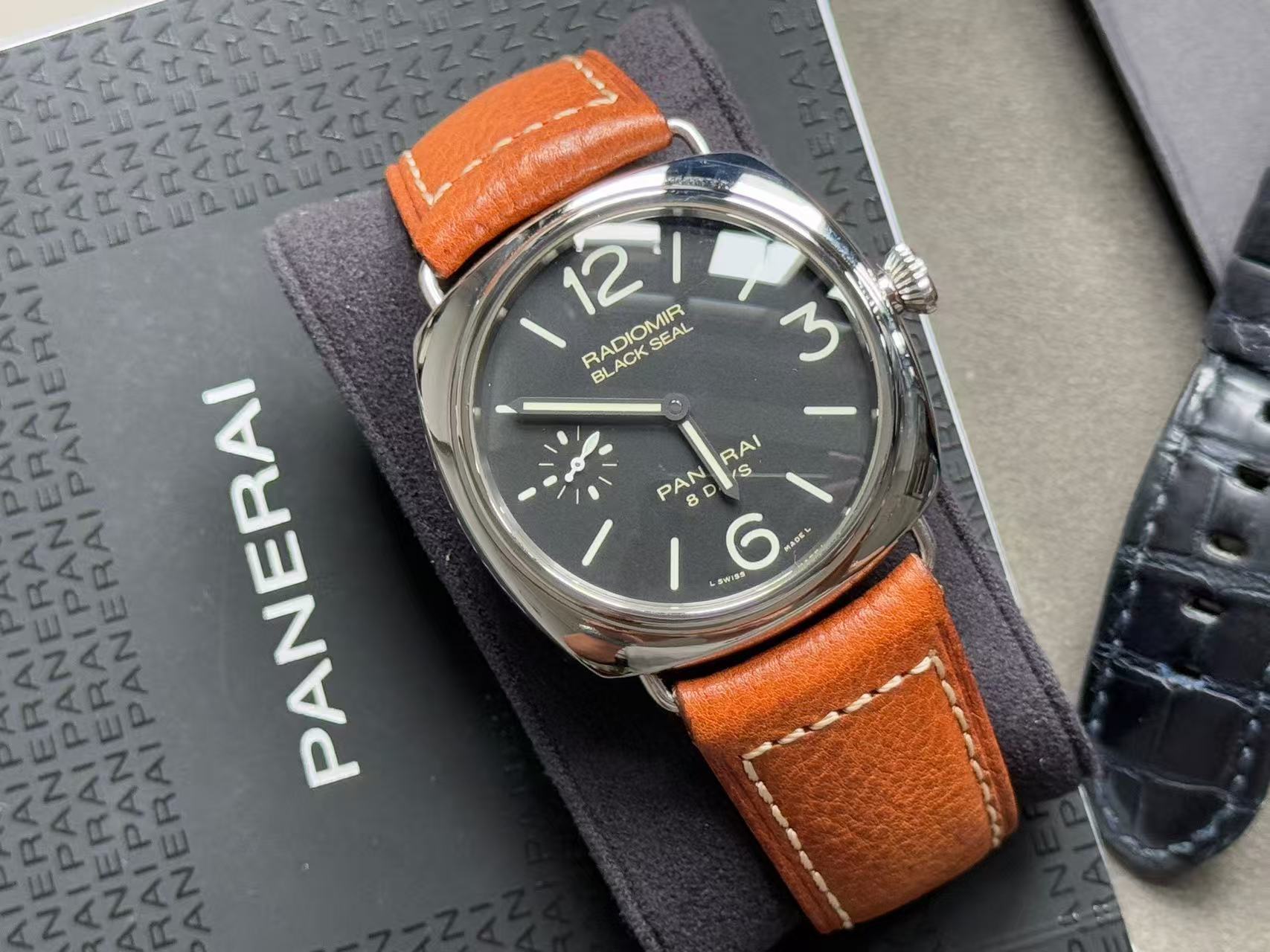 Panerai PAM00609 detail 2