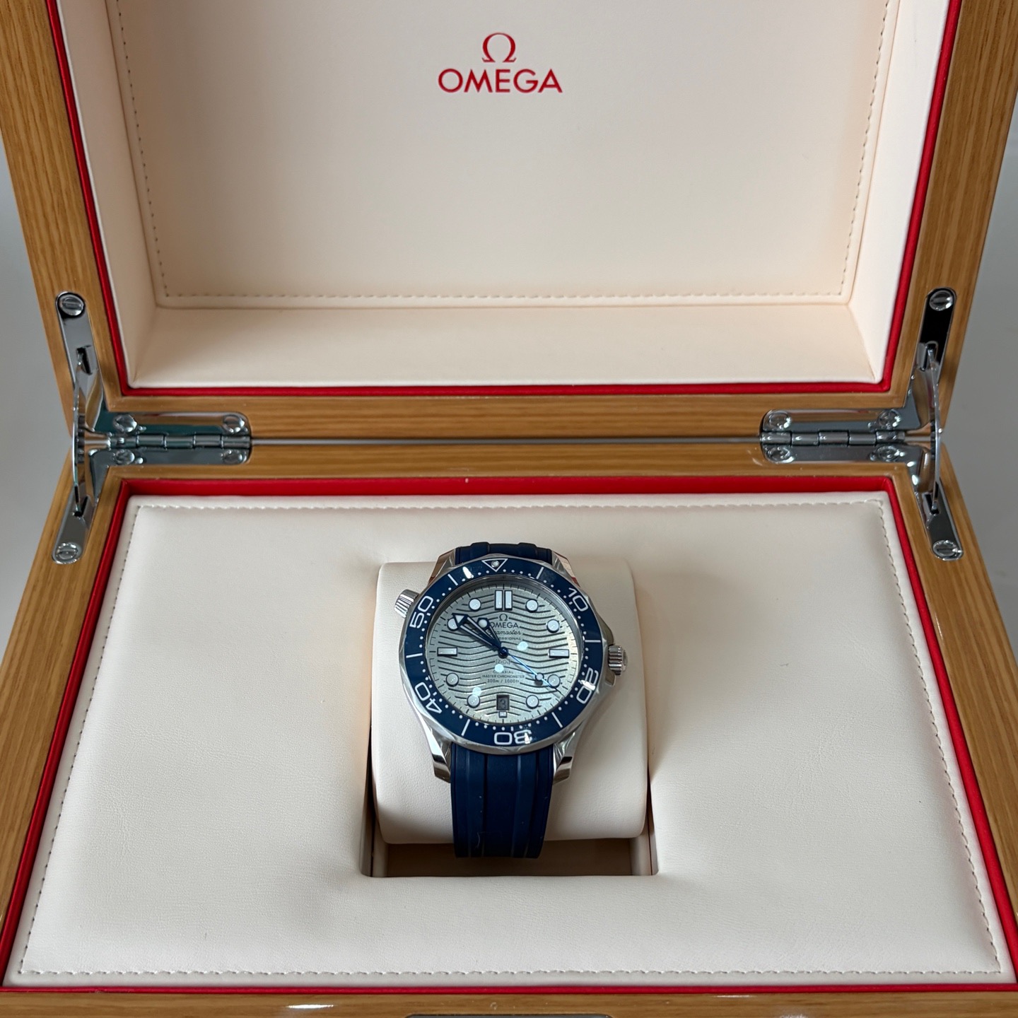 Omega 210.32.42.20.06.001