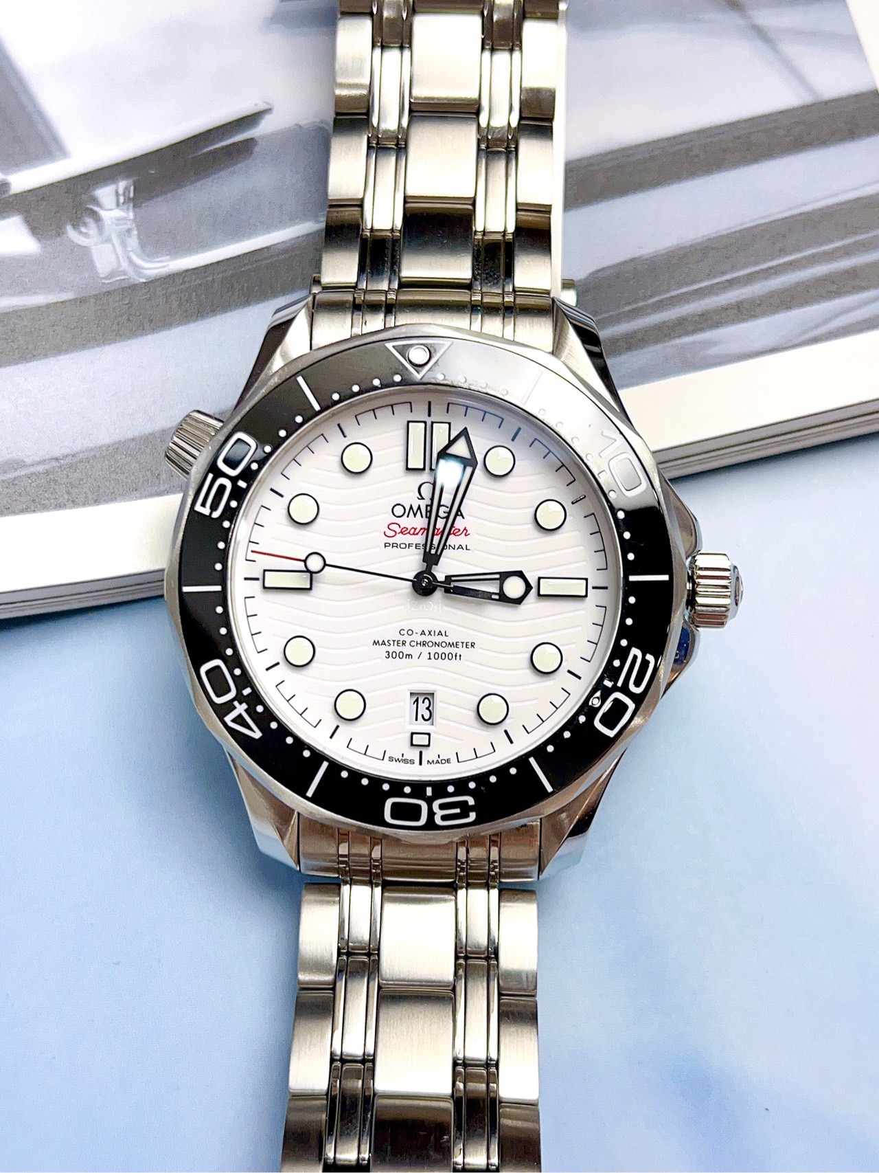 Omega 210.30.42.20.04.001