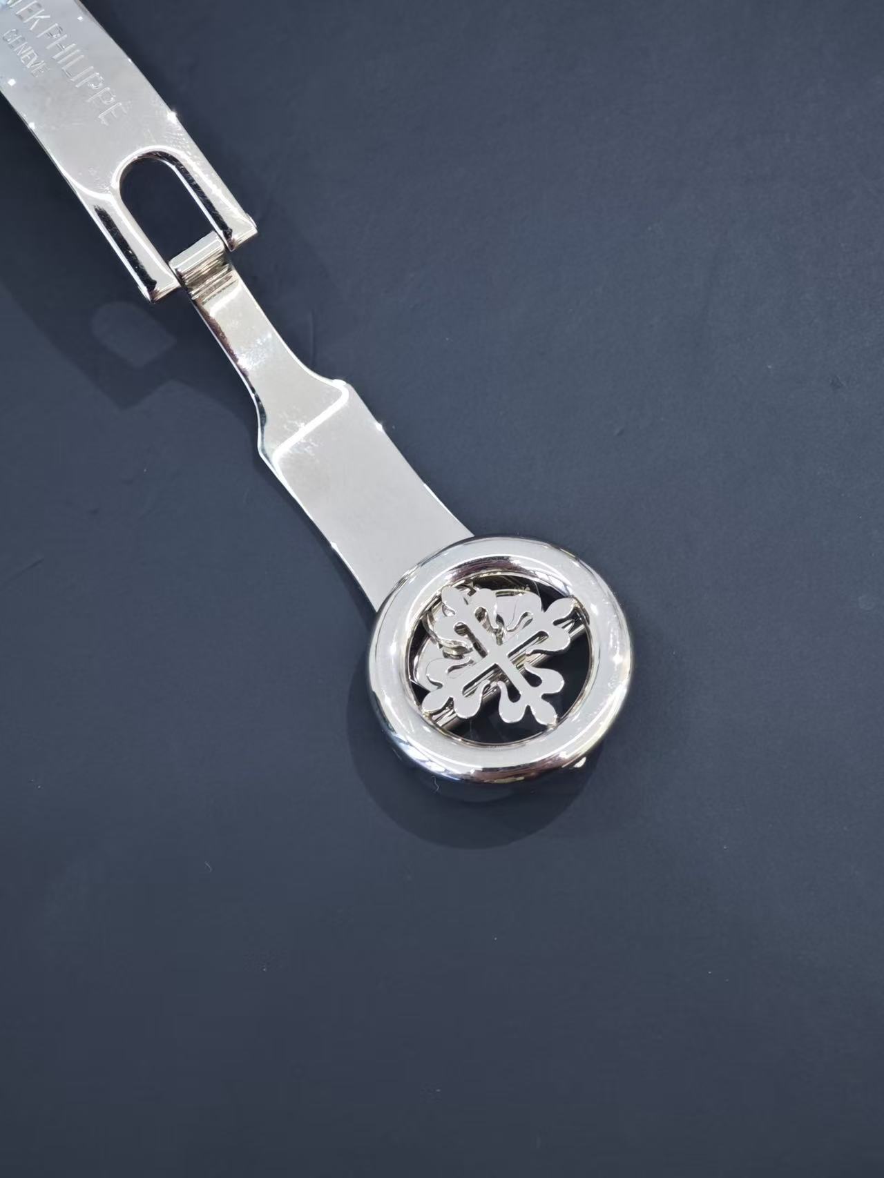 Patek Philippe 5236P-001 detail 4