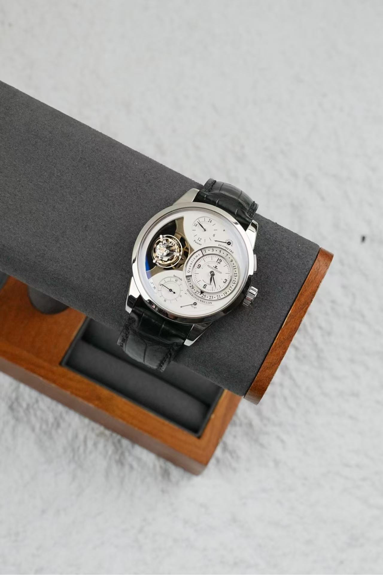 Jaeger-LeCoultre Q6056590 detail 3