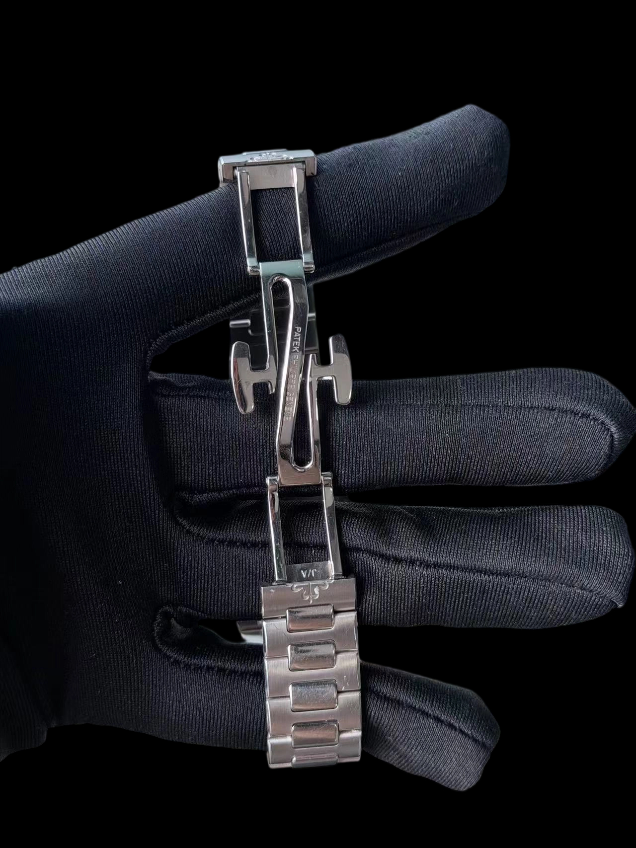Patek Philippe 7011 / 1G-001 detail 4