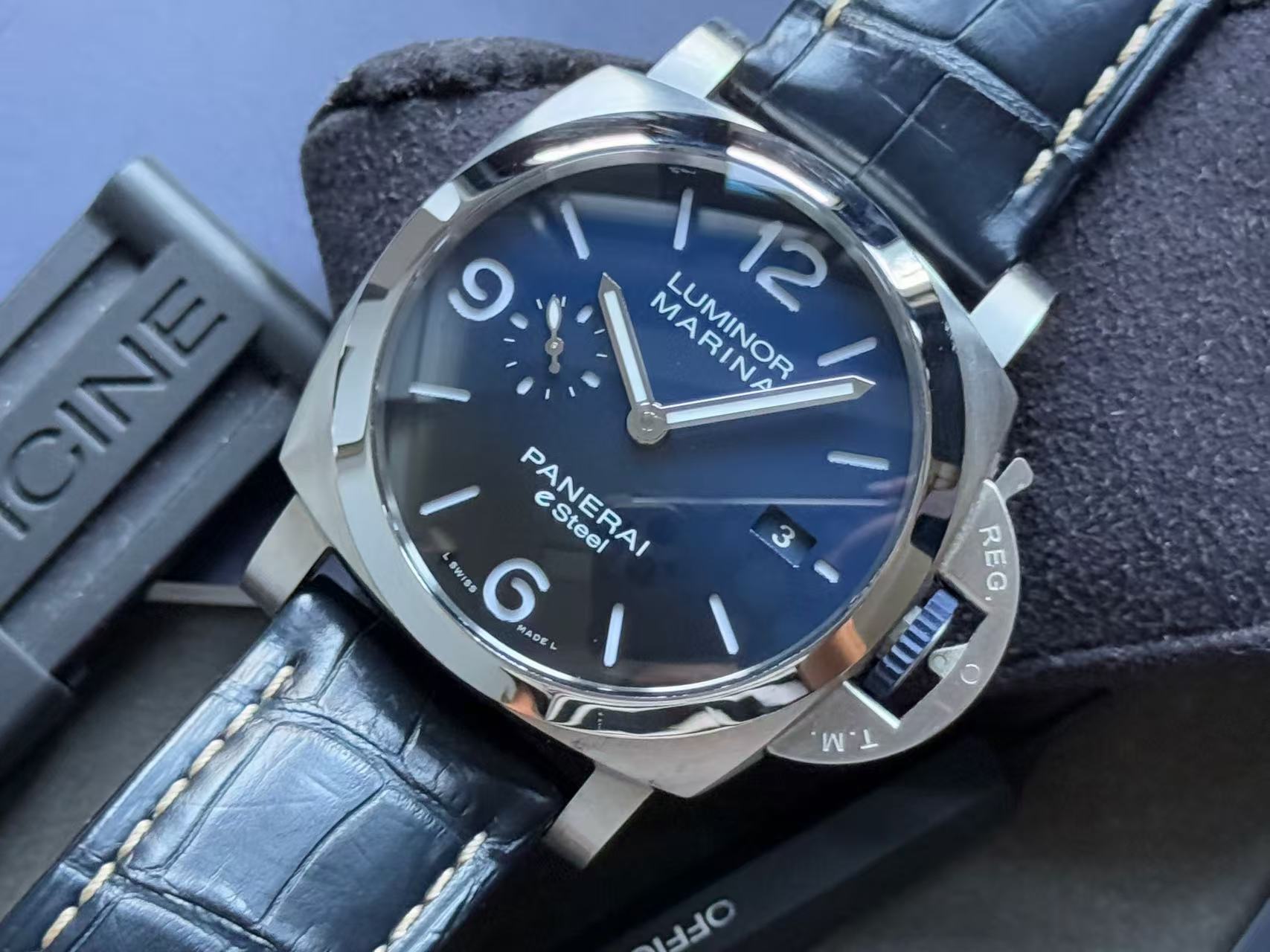 Panerai PAM01157 detail 3