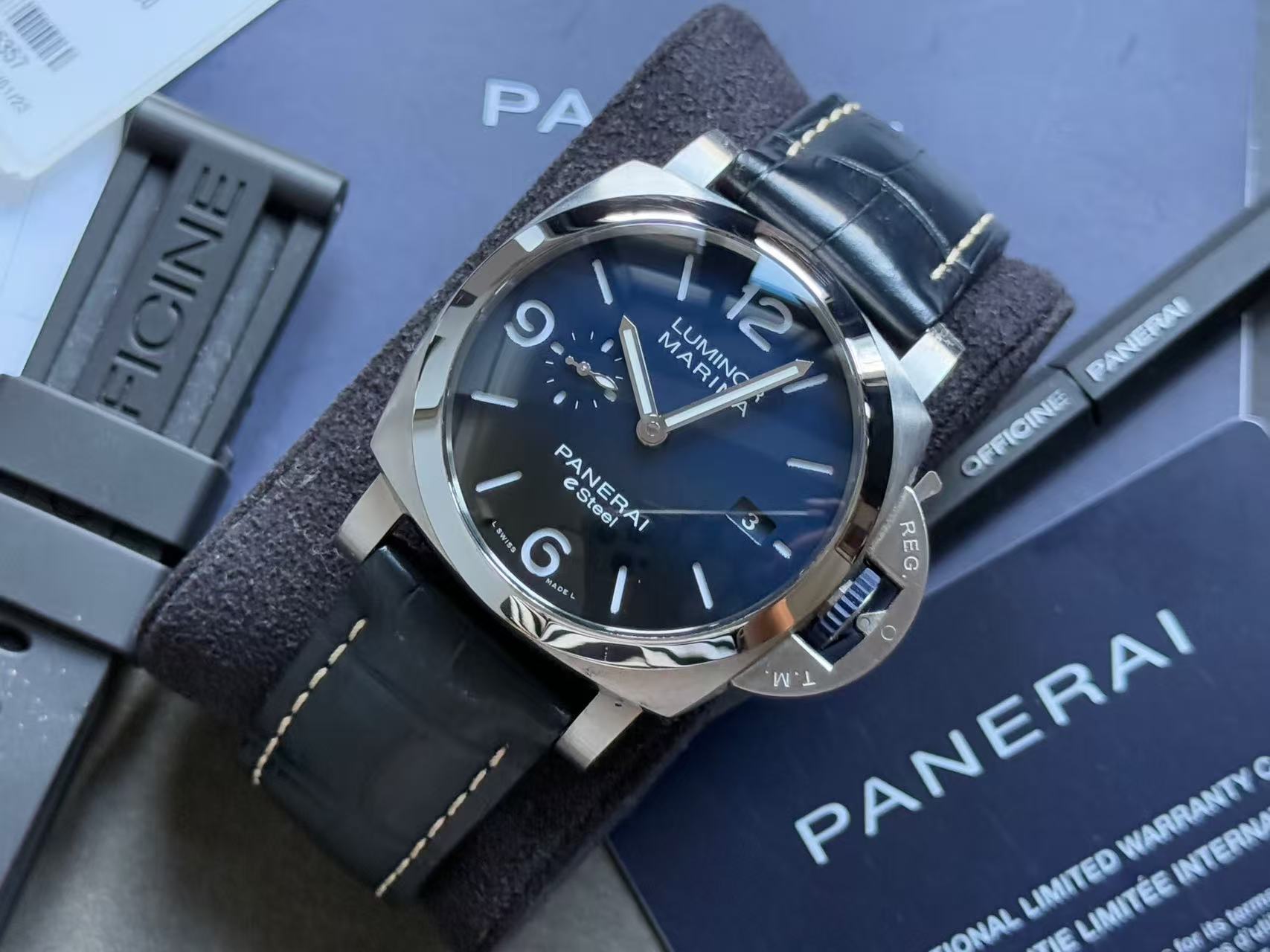 Panerai PAM01157 detail 1