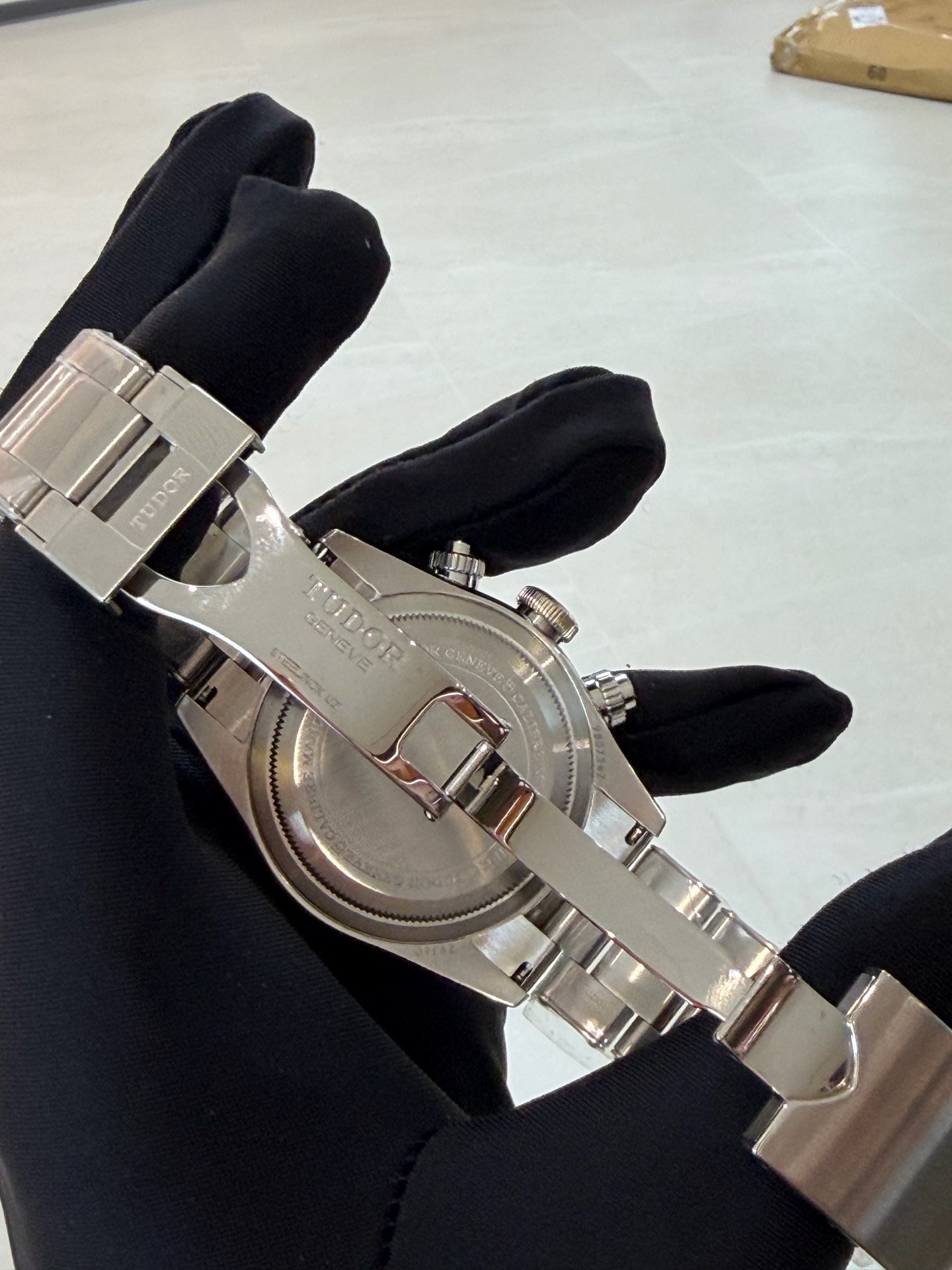 Tudor m79360n-0002 detail 6