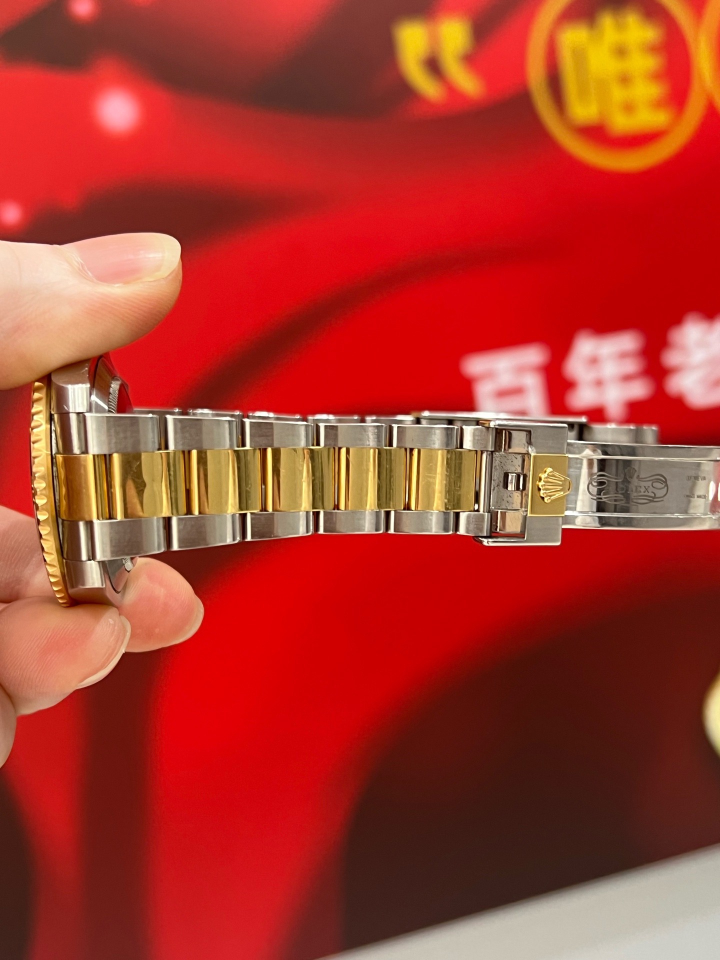 Rolex 116613LN-0001 detail 2