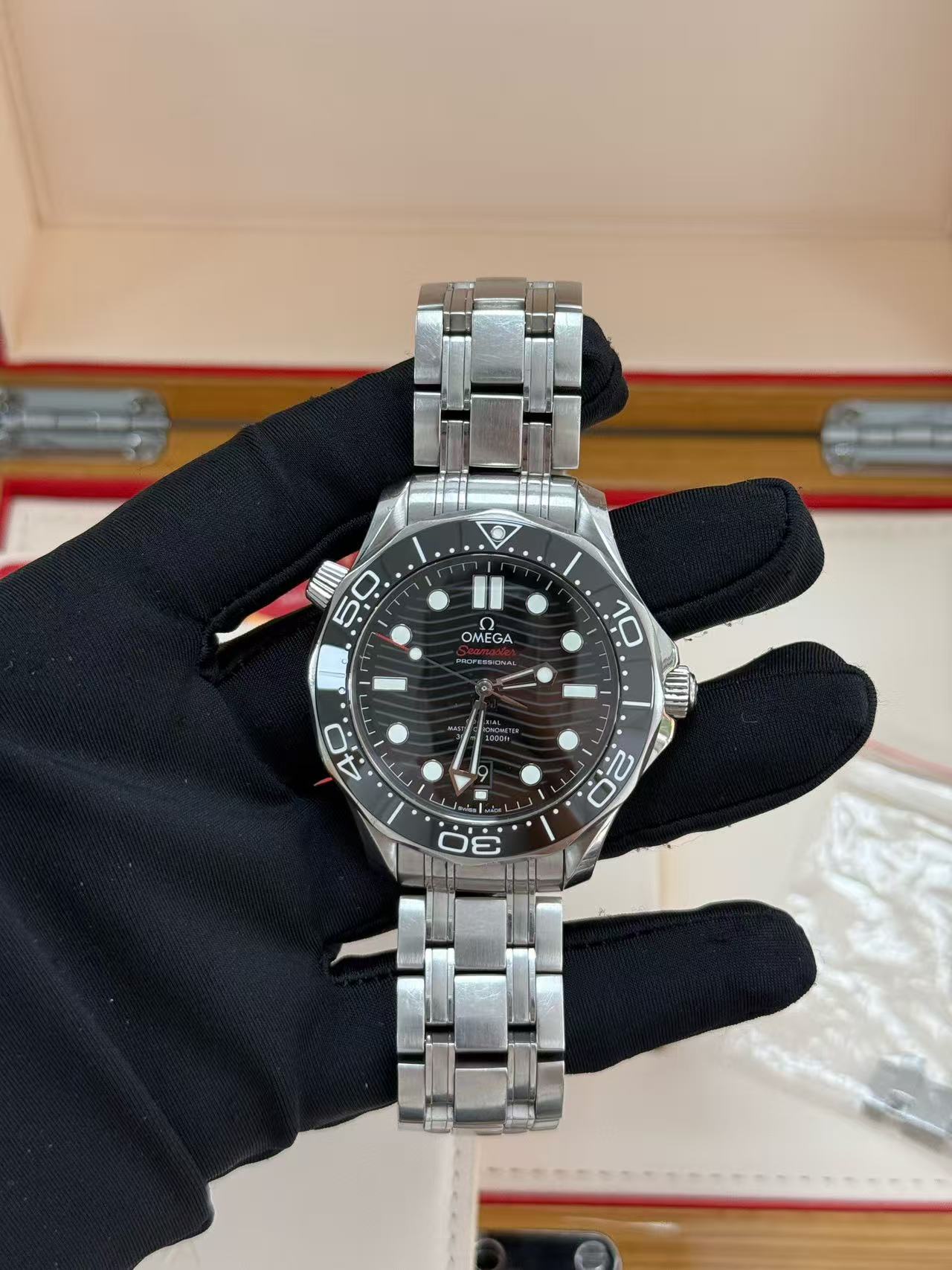 Omega 210.30.42.20.01.001