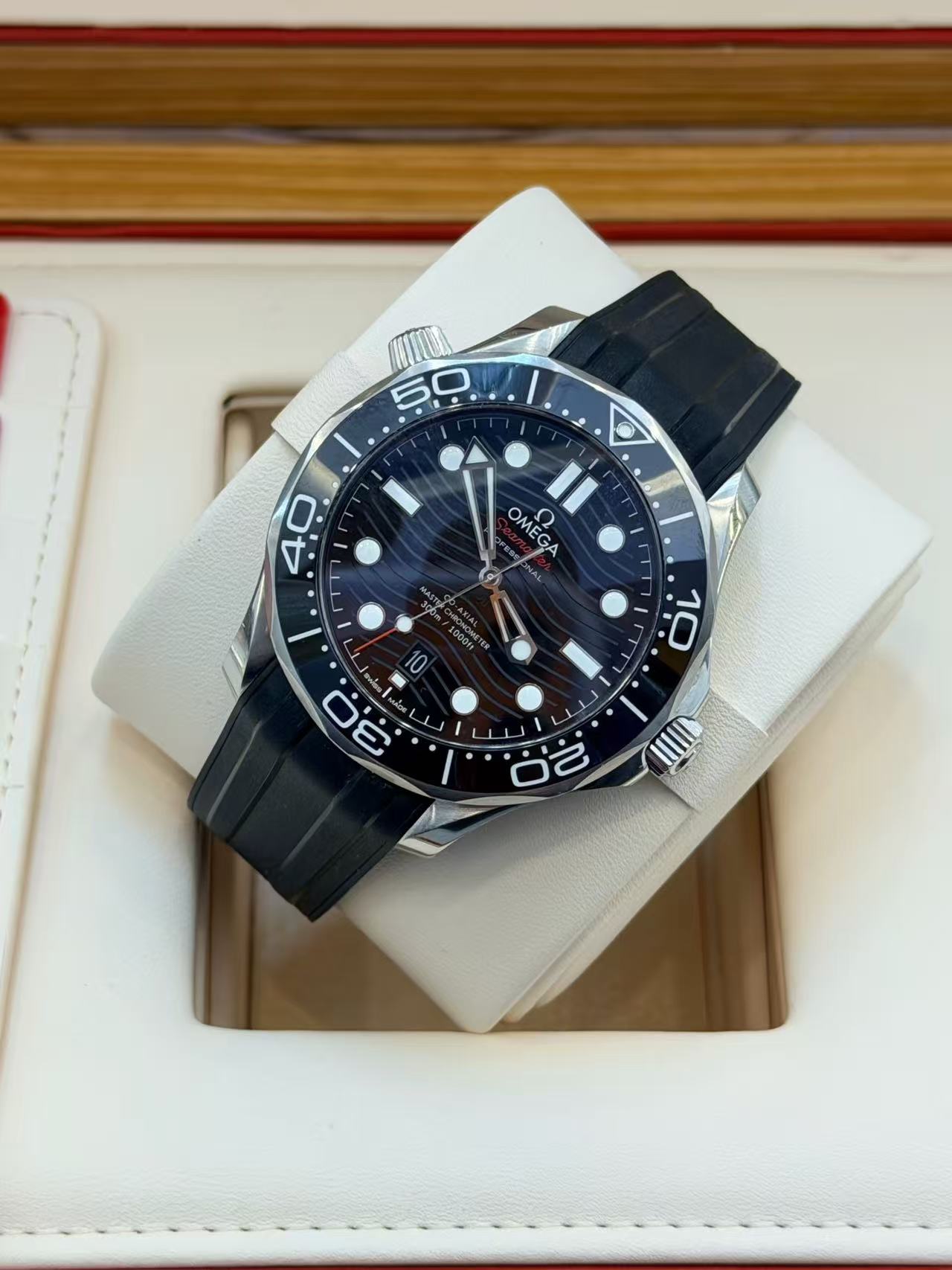 Omega 210.32.42.20.01.001