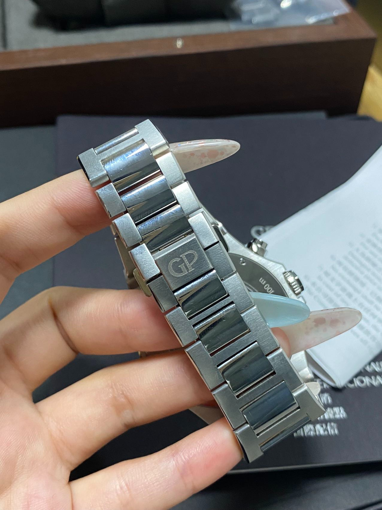 Girard Perregaux 81020-11-131-11A detail 4