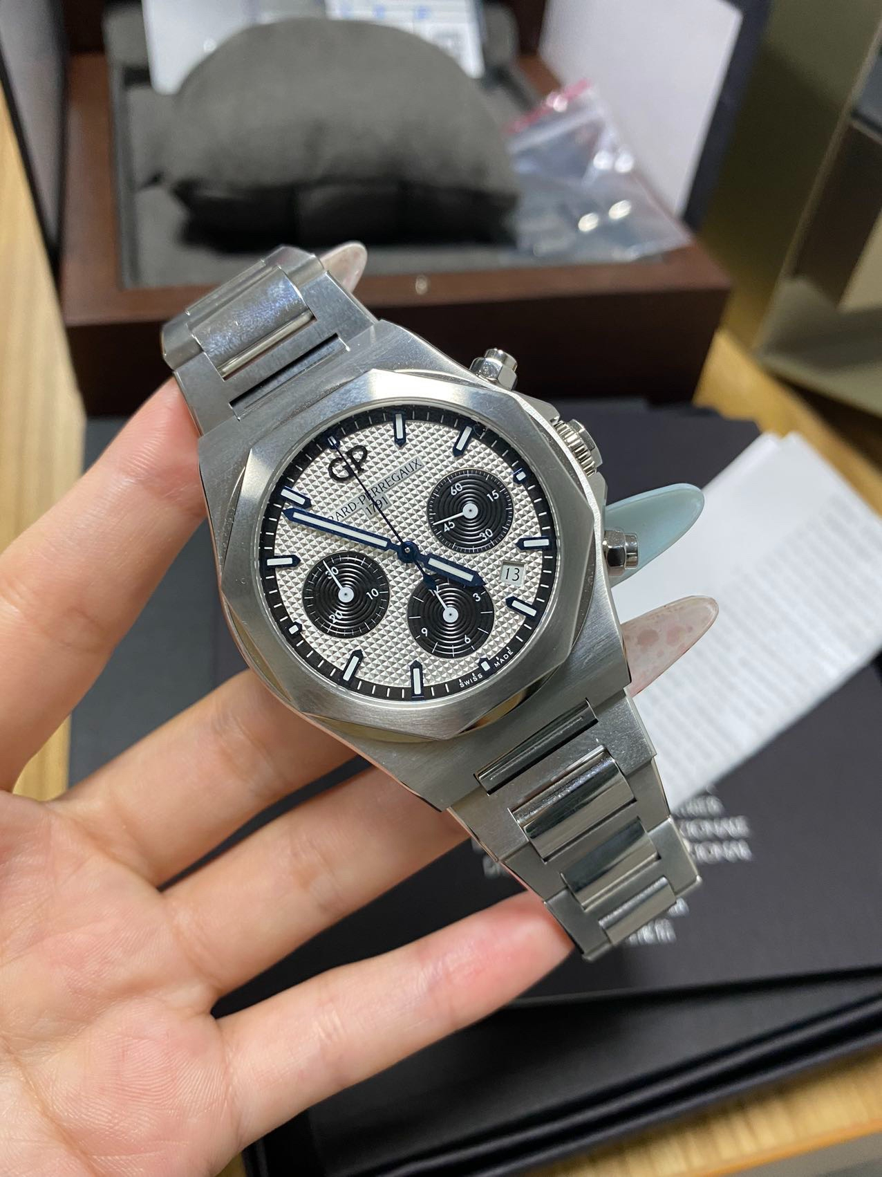 Girard Perregaux 81020-11-131-11A