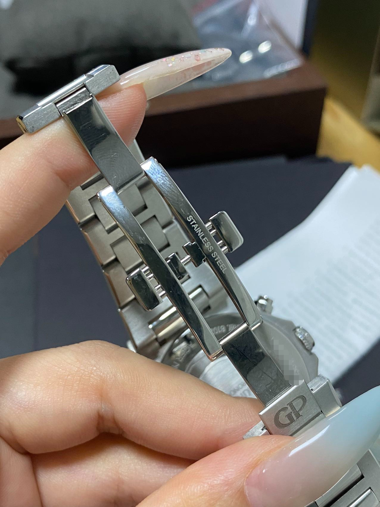 Girard Perregaux 81020-11-131-11A detail 3