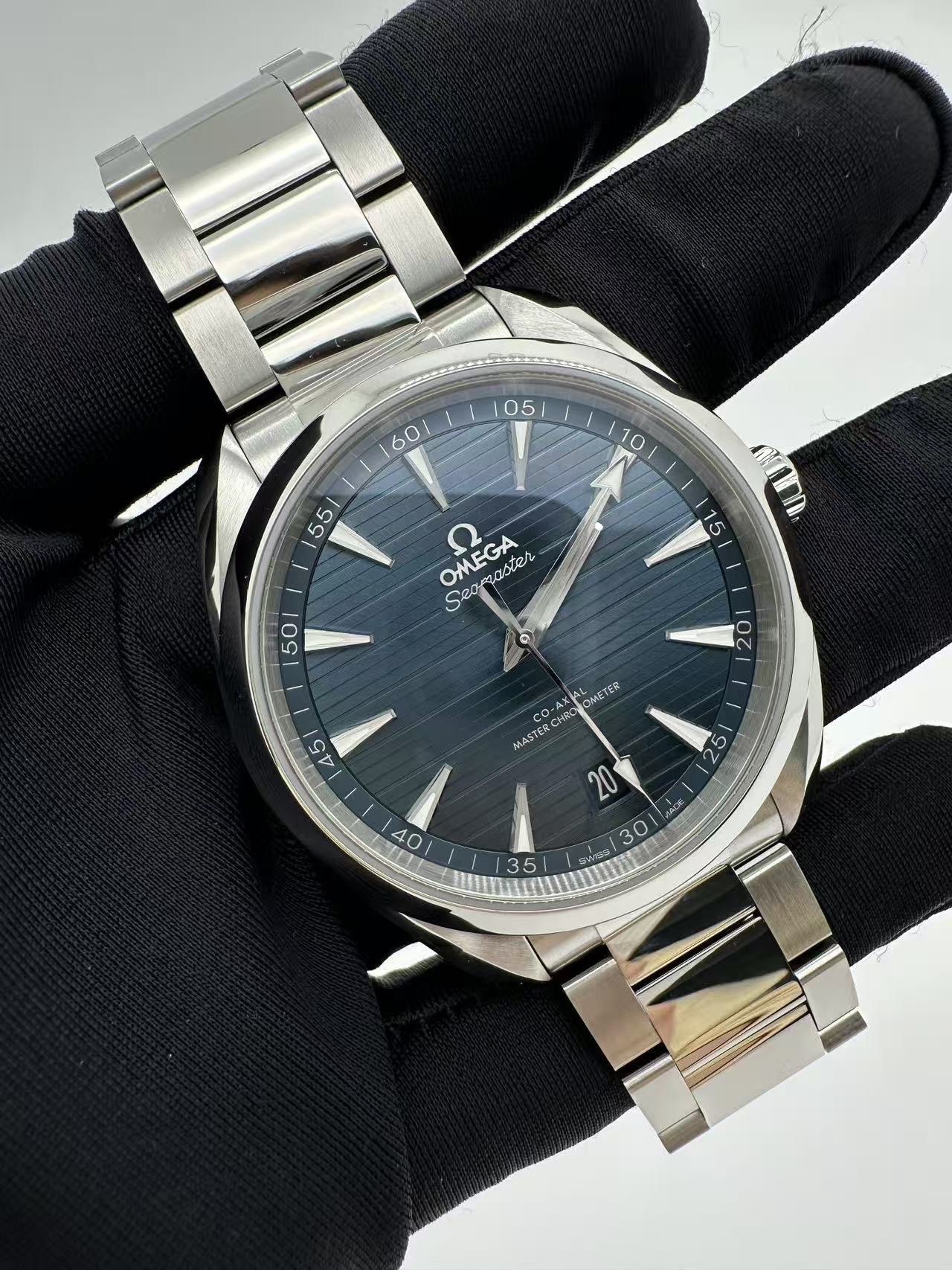 Omega 220.10.41.21.03.004