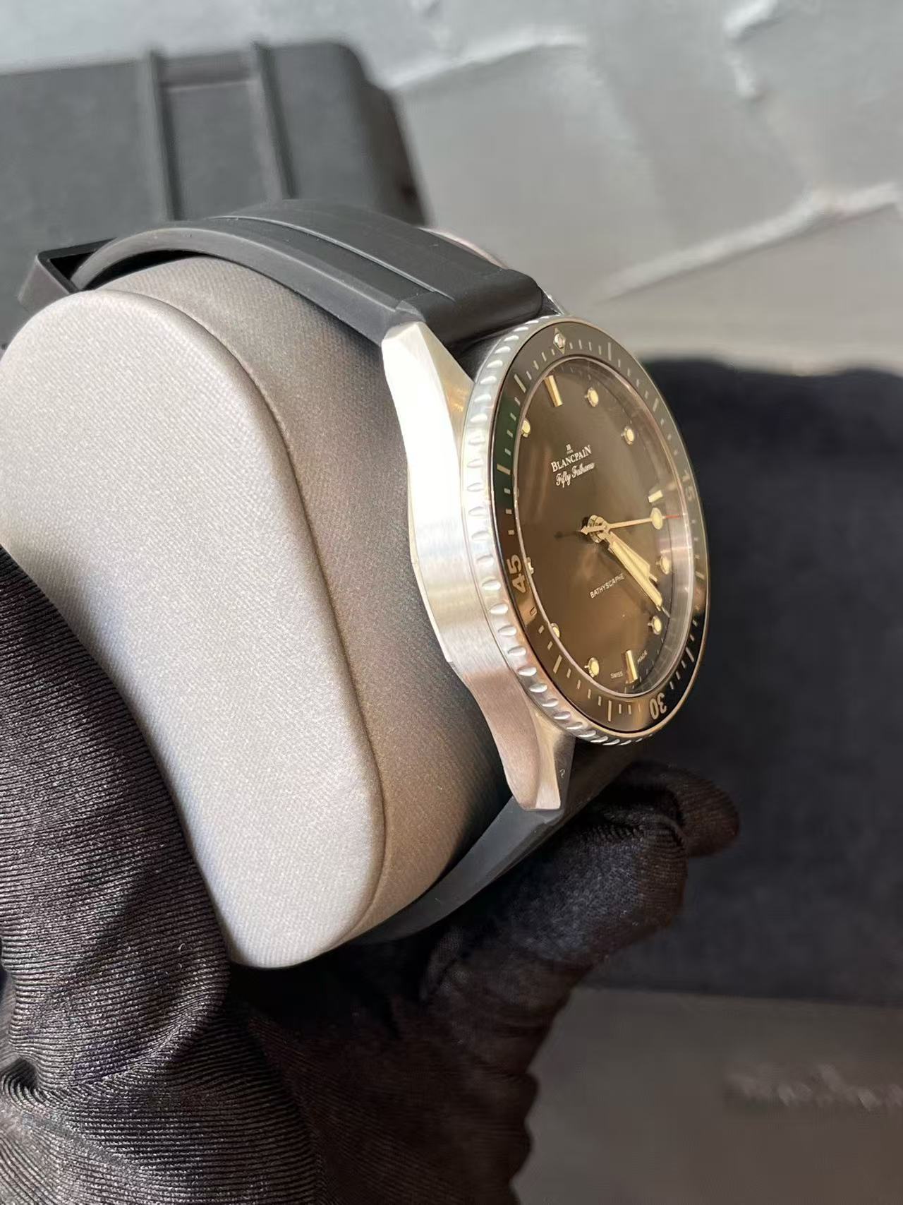 Blancpain 5000-1110-B52A detail 1