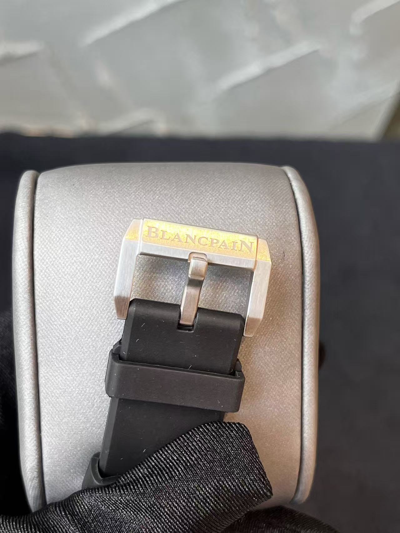 Blancpain 5000-1110-B52A detail 3
