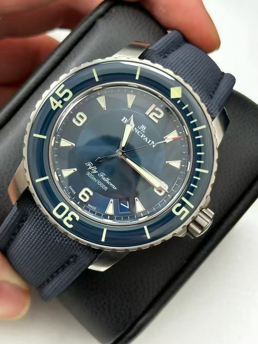 Blancpain 5015-12B40-O52B detail 1