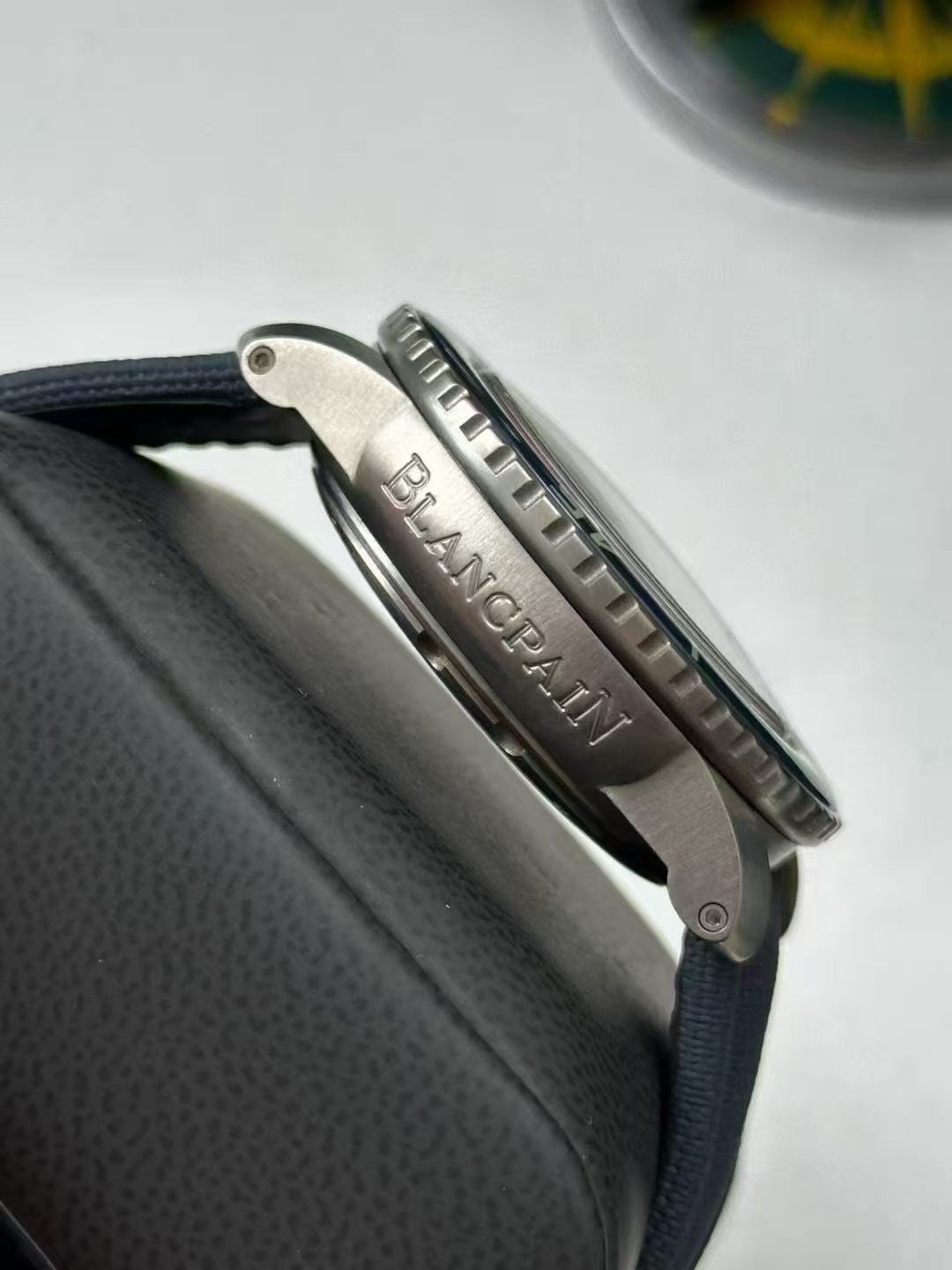 Blancpain 5015-12B40-O52B detail 2