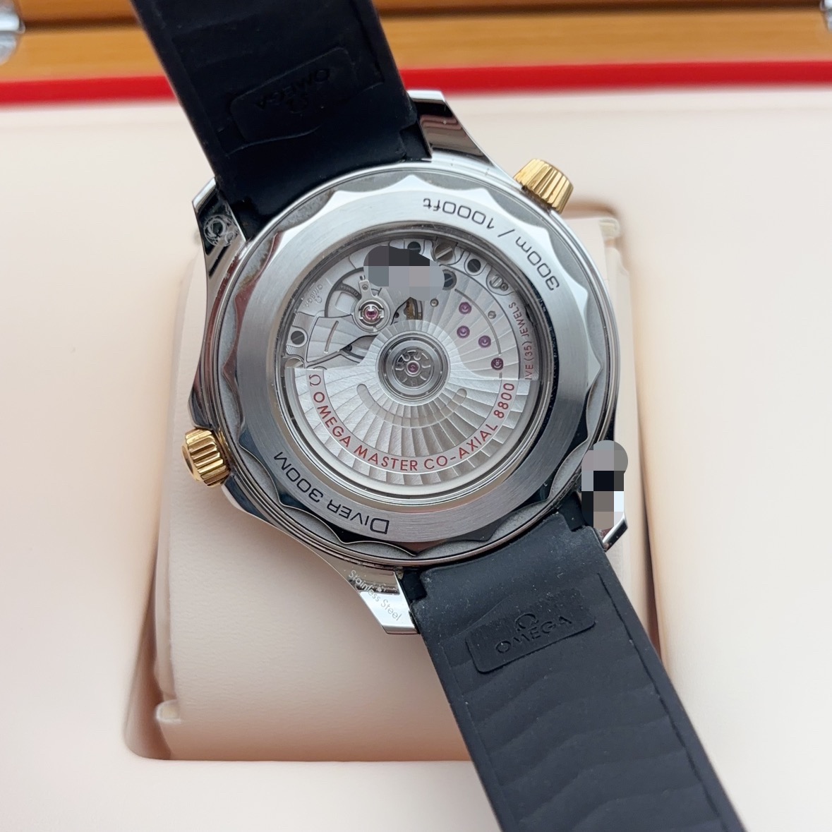 Omega 210.22.42.20.01.001 detail 5