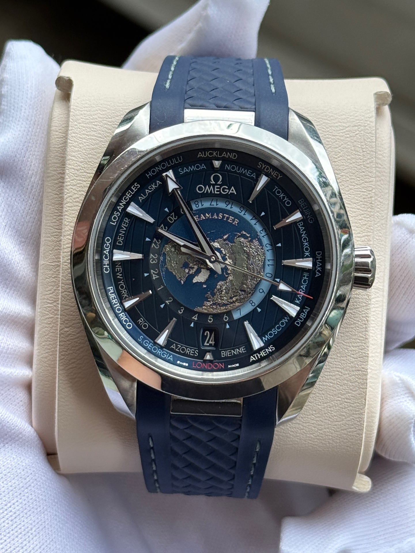 Omega 220.12.43.22.03.001