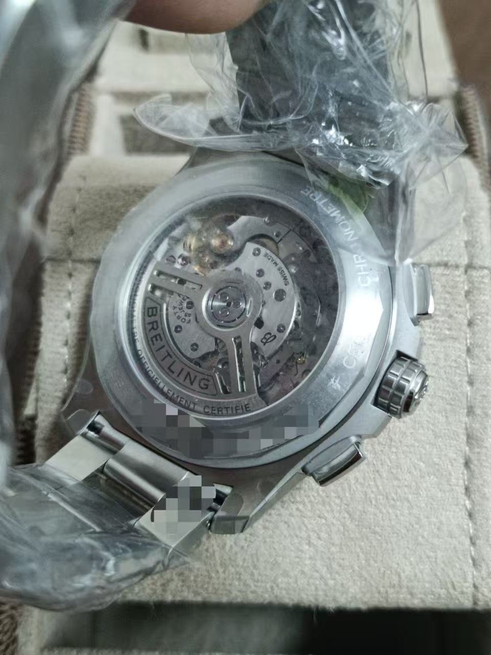 Breitling AB0147101L1A1 detail 3