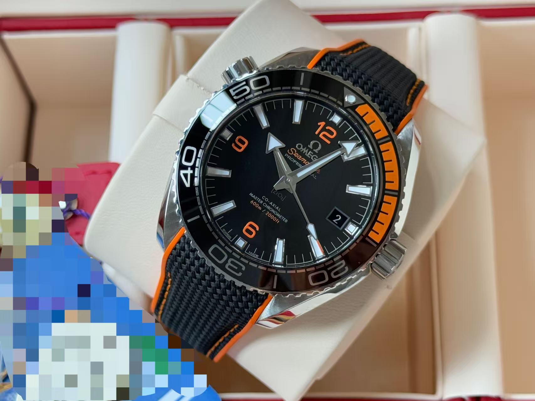 Omega 215.32.44.21.01.001 detail 1