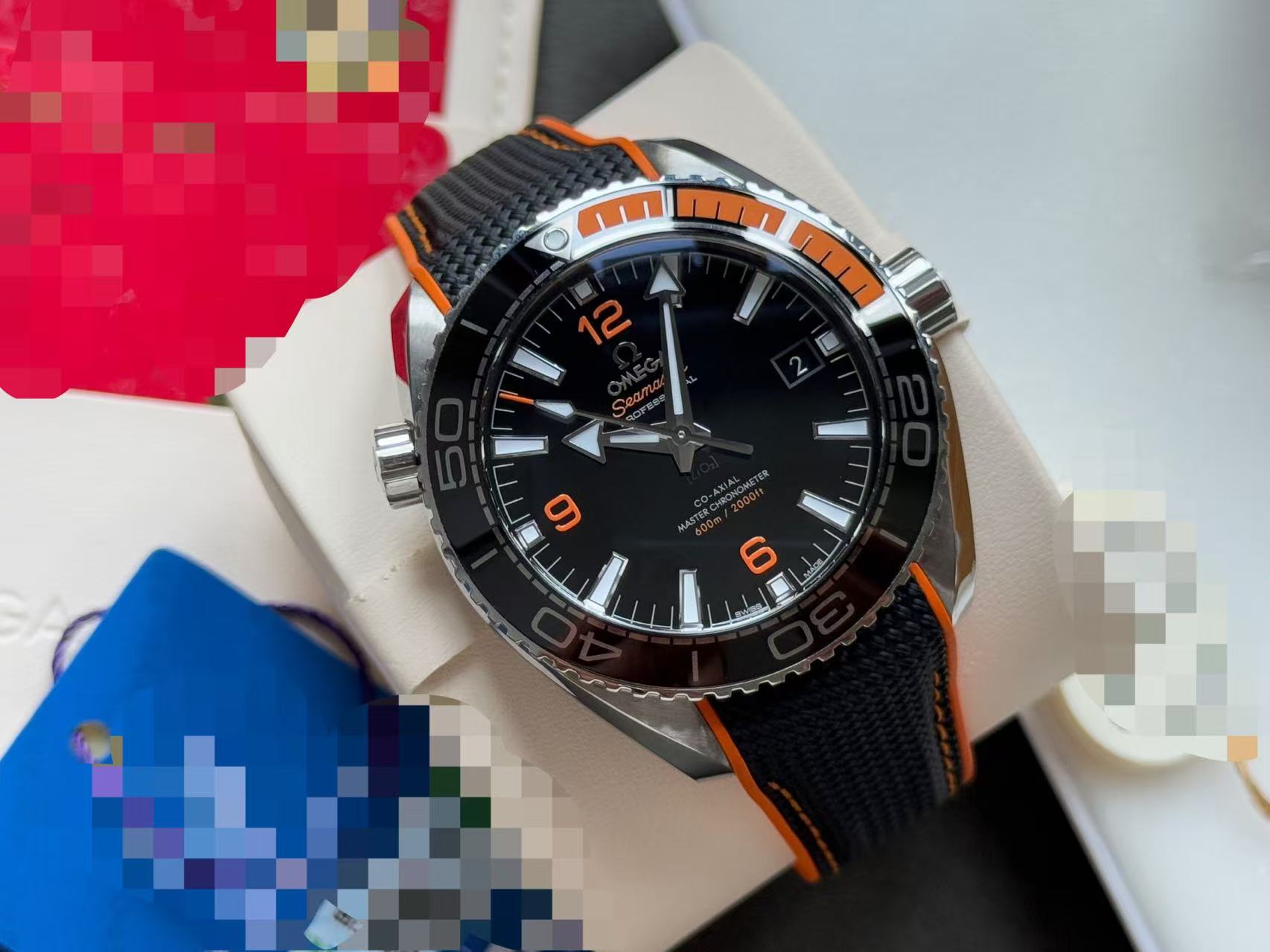 Omega 215.32.44.21.01.001 detail 2