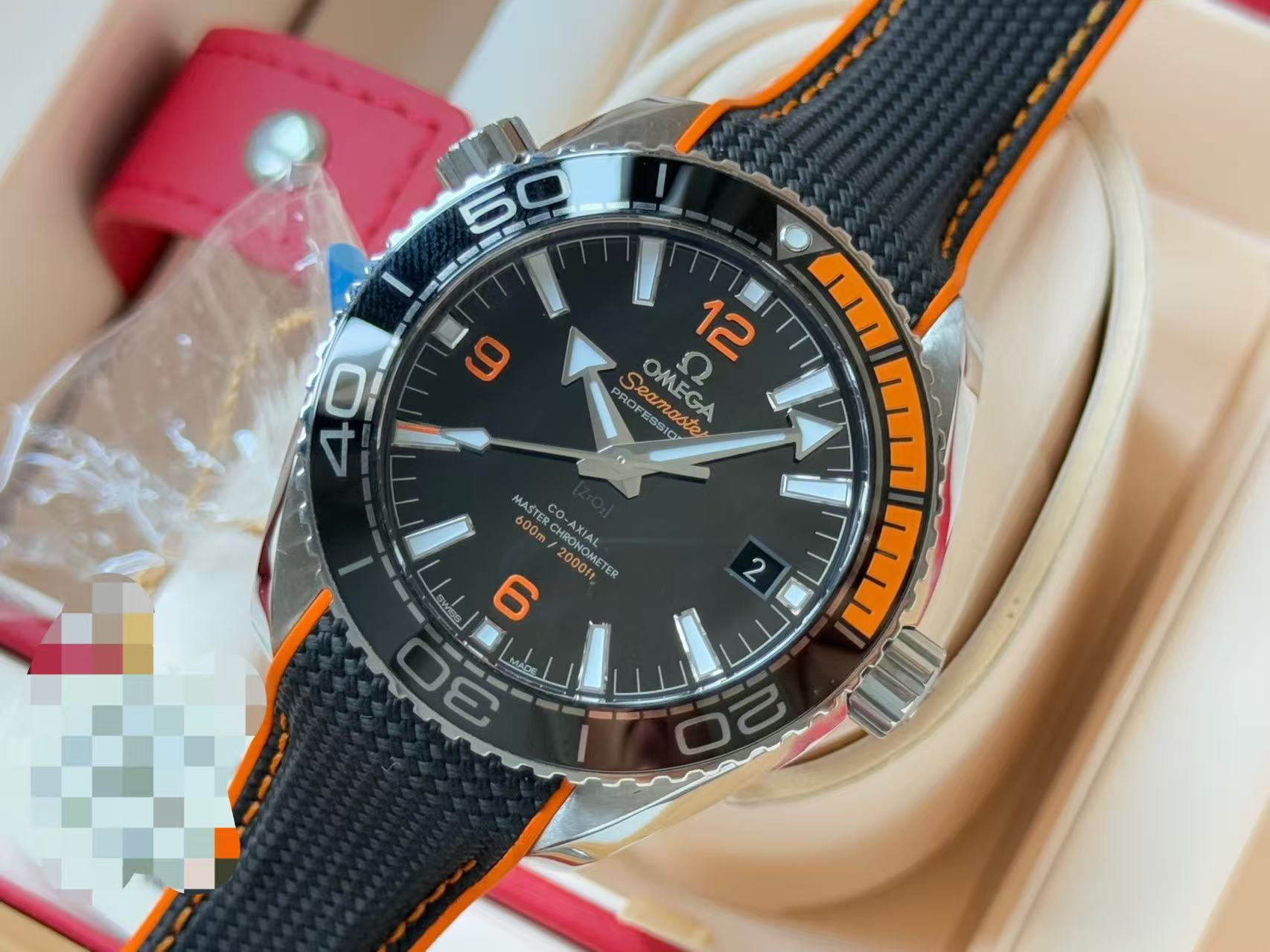 Omega 215.32.44.21.01.001 detail 3
