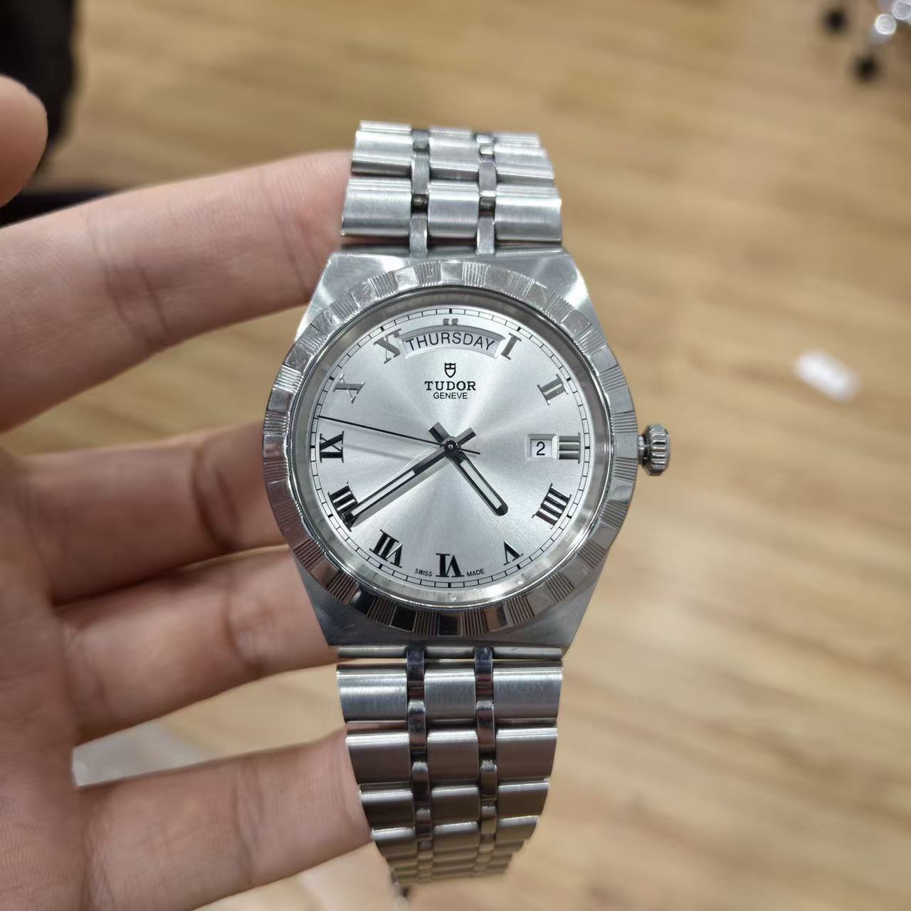 Tudor m28600-0001 detail 3