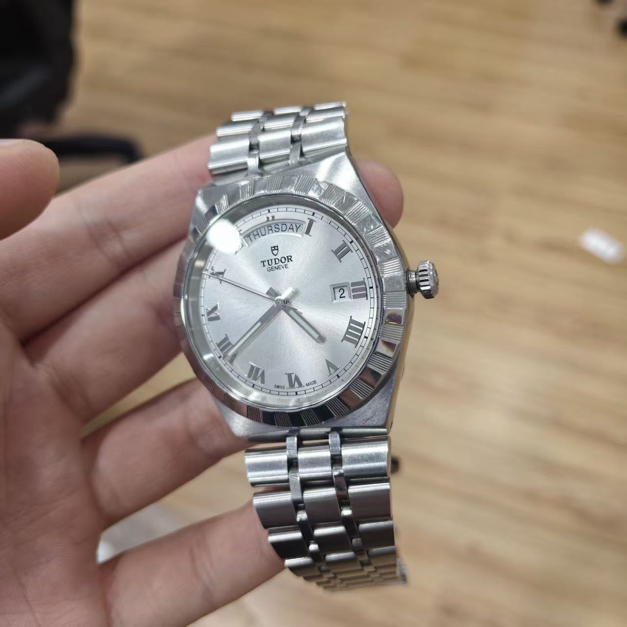 Tudor m28600-0001 detail 5