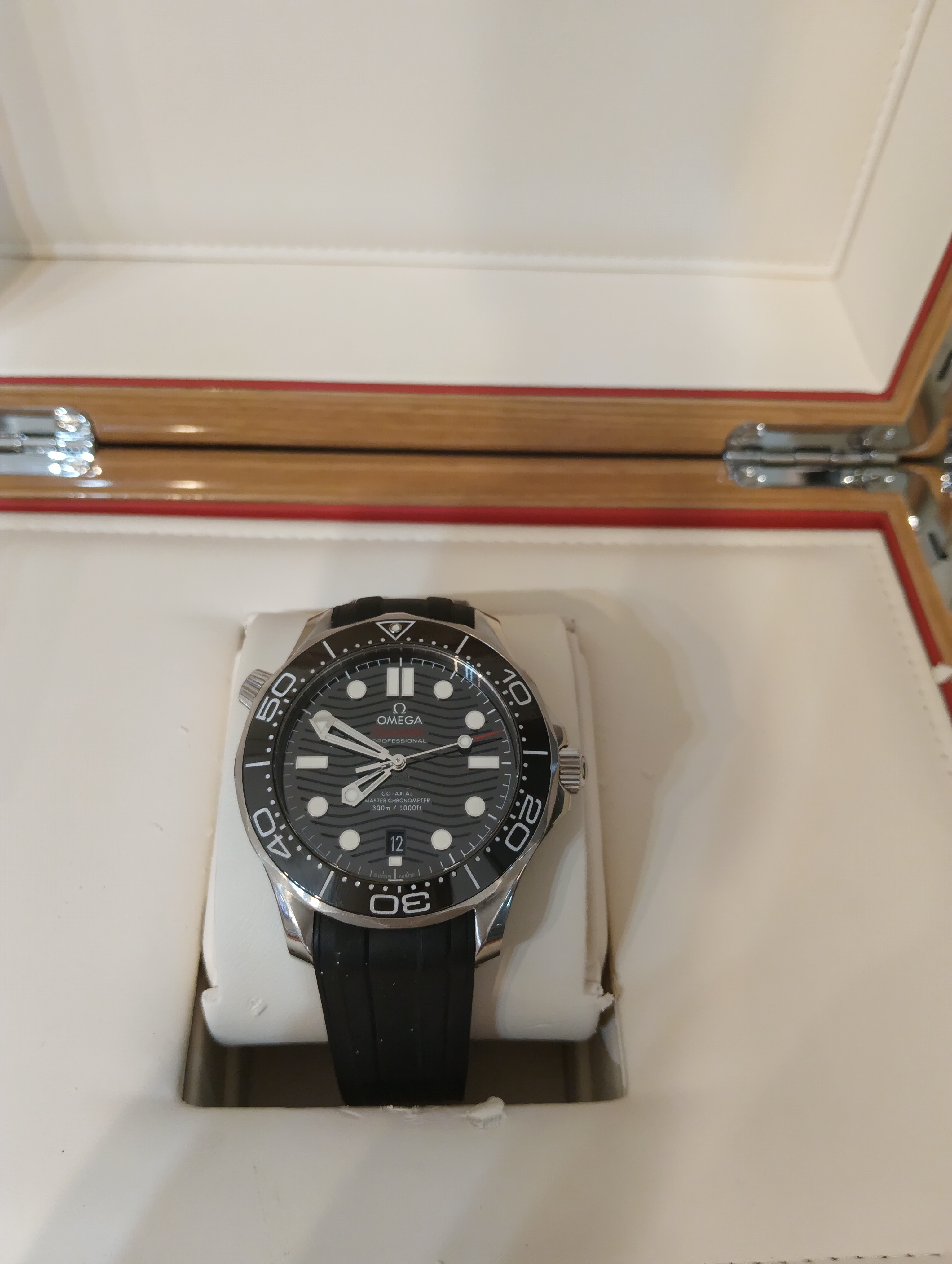 Omega 210.32.42.20.01.001