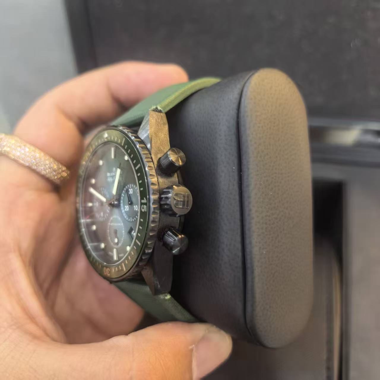 Blancpain 5200 0153 B52A detail 2