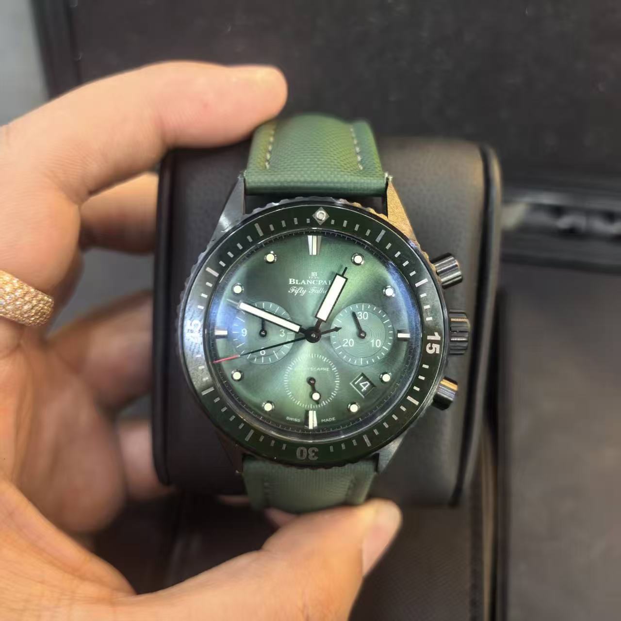 Blancpain 5200 0153 B52A detail 4