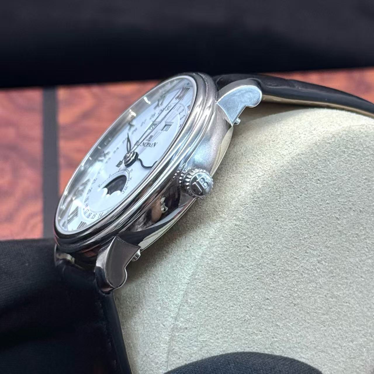 Blancpain 6654 1127 55B detail 2