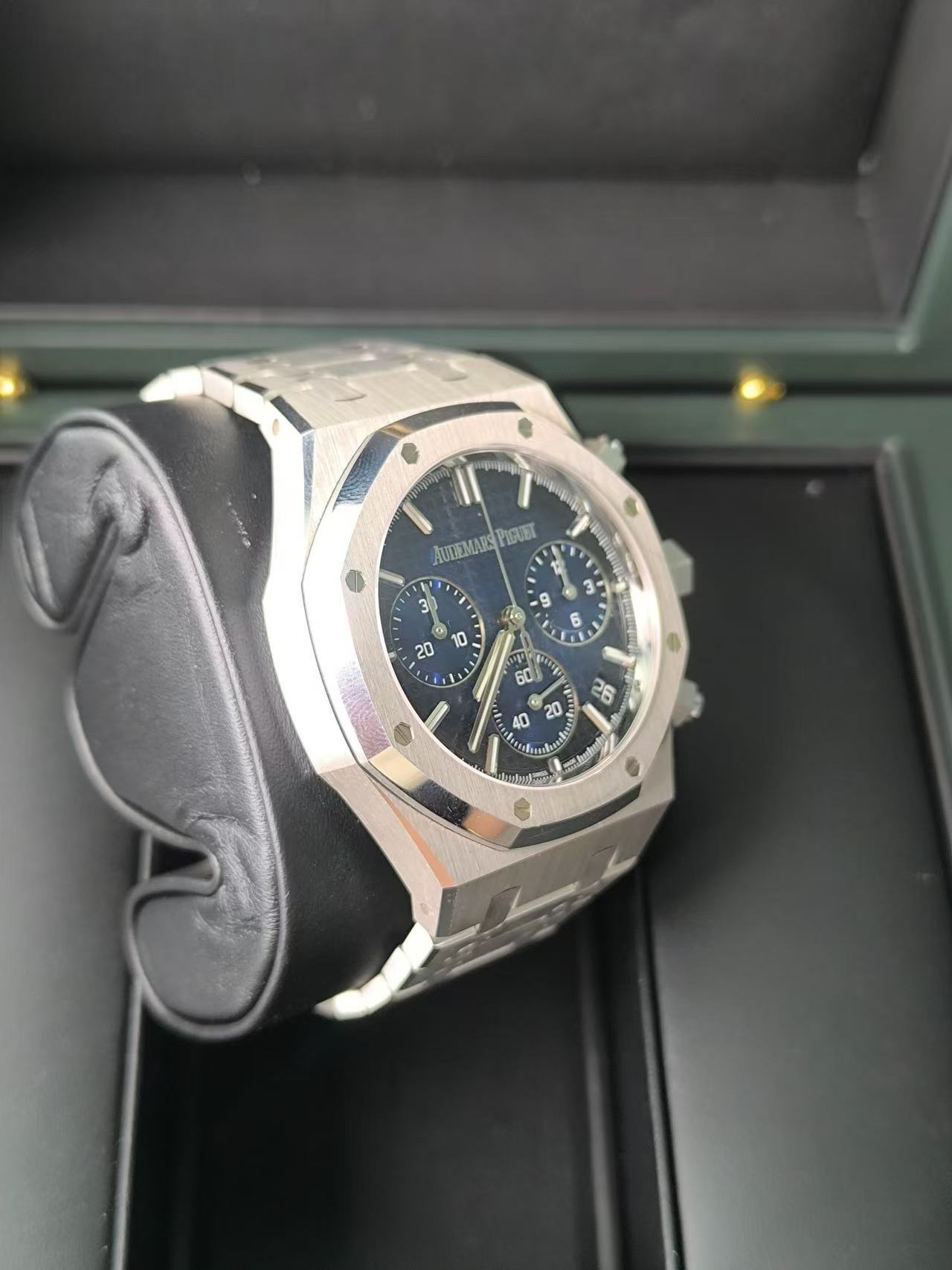 Audemars Piguet 26240BC.OO.1320BC.04 detail 3