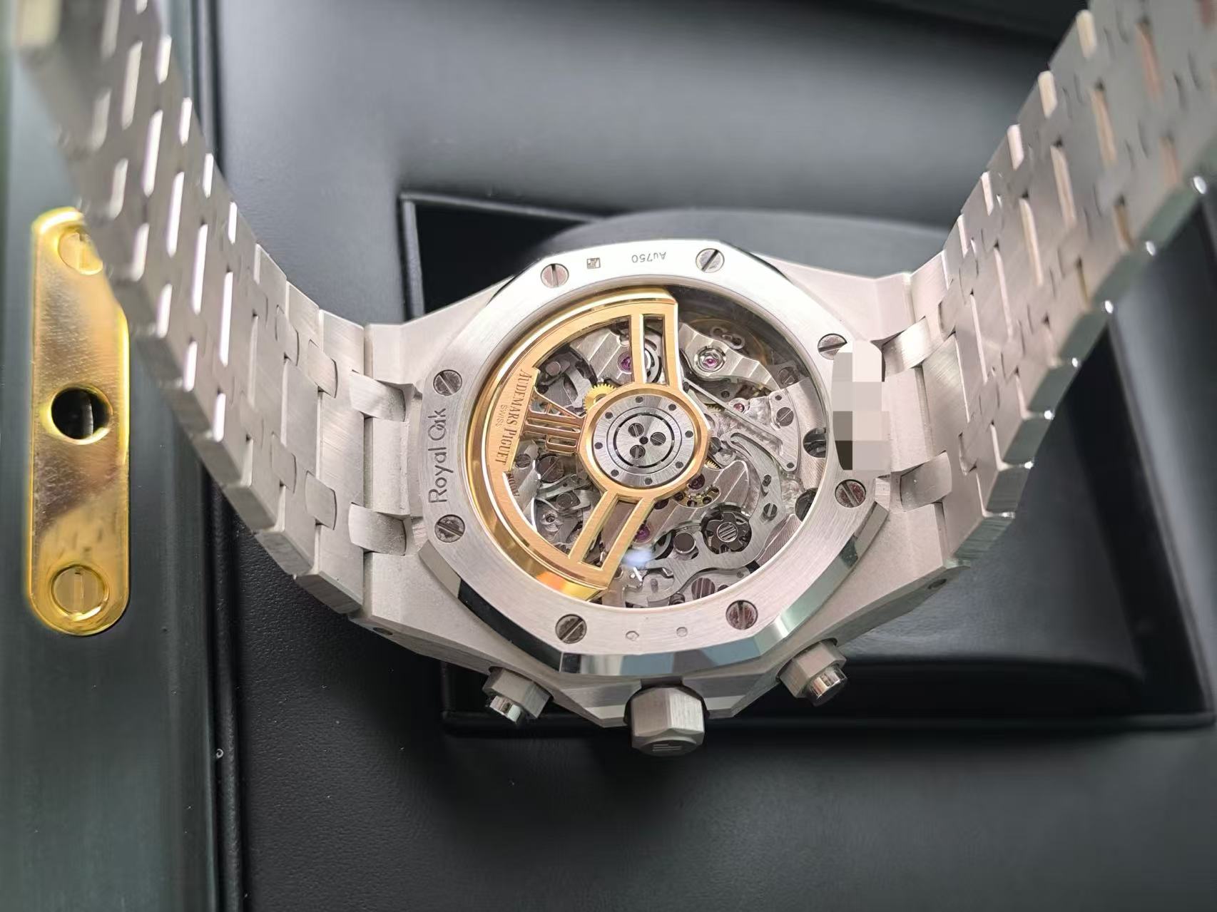 Audemars Piguet 26240BC.OO.1320BC.04 detail 4
