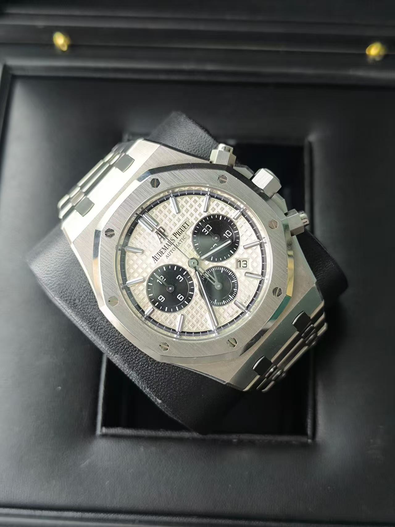Audemars Piguet 26331ST.OO.1220ST.03 detail 1