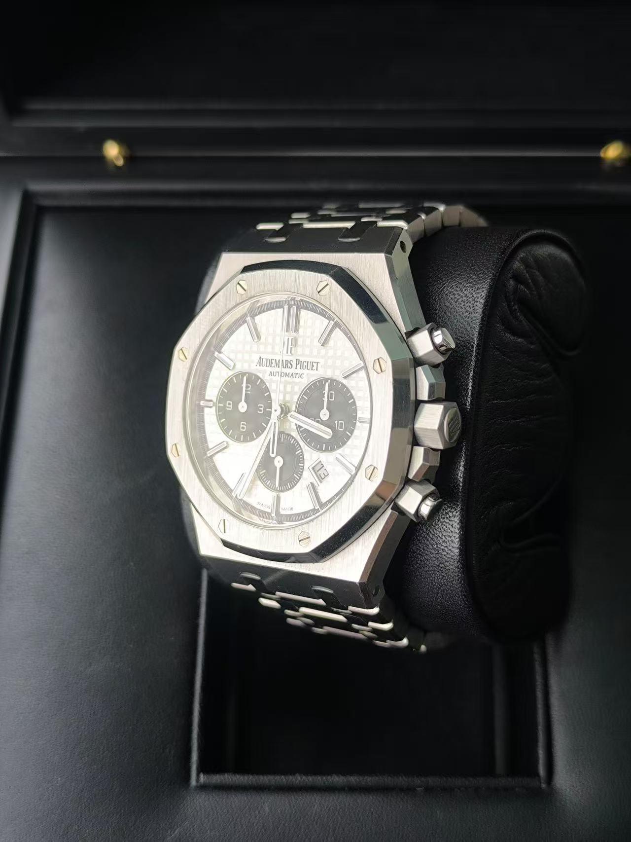 Audemars Piguet 26331ST.OO.1220ST.03 detail 2