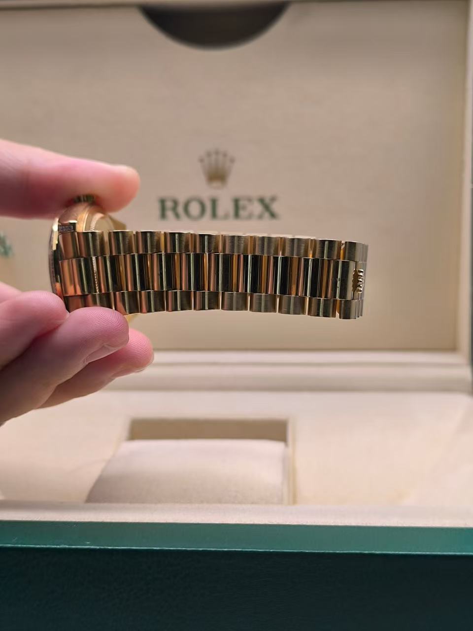 Rolex 118388-0129 detail 5