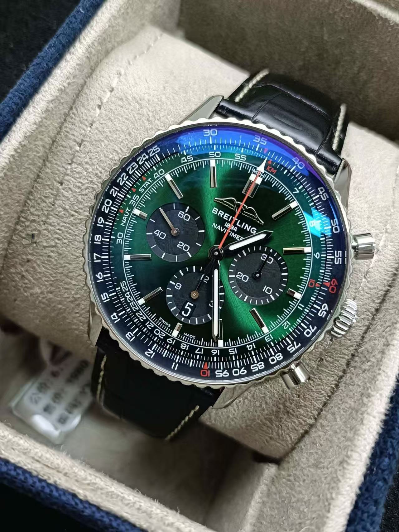 Breitling AB0137241L1P1 detail 2