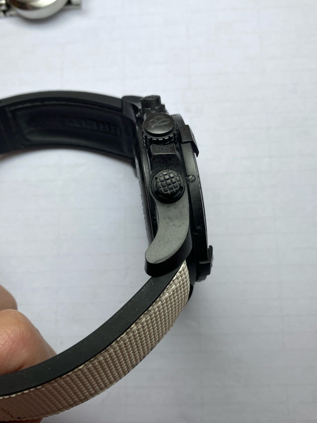 Breitling XB0170E4 detail 4