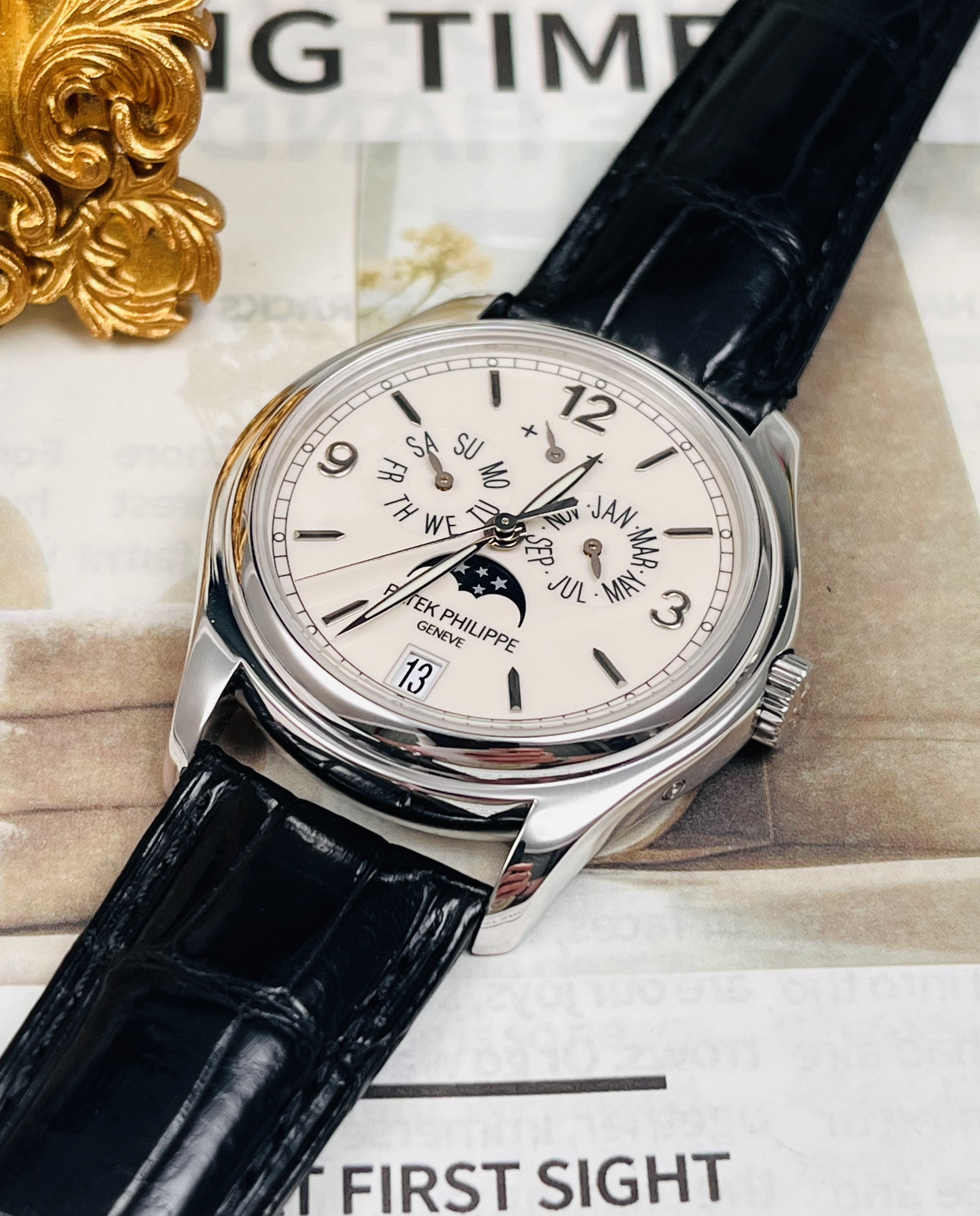 Patek Philippe 5146G-001 detail 1