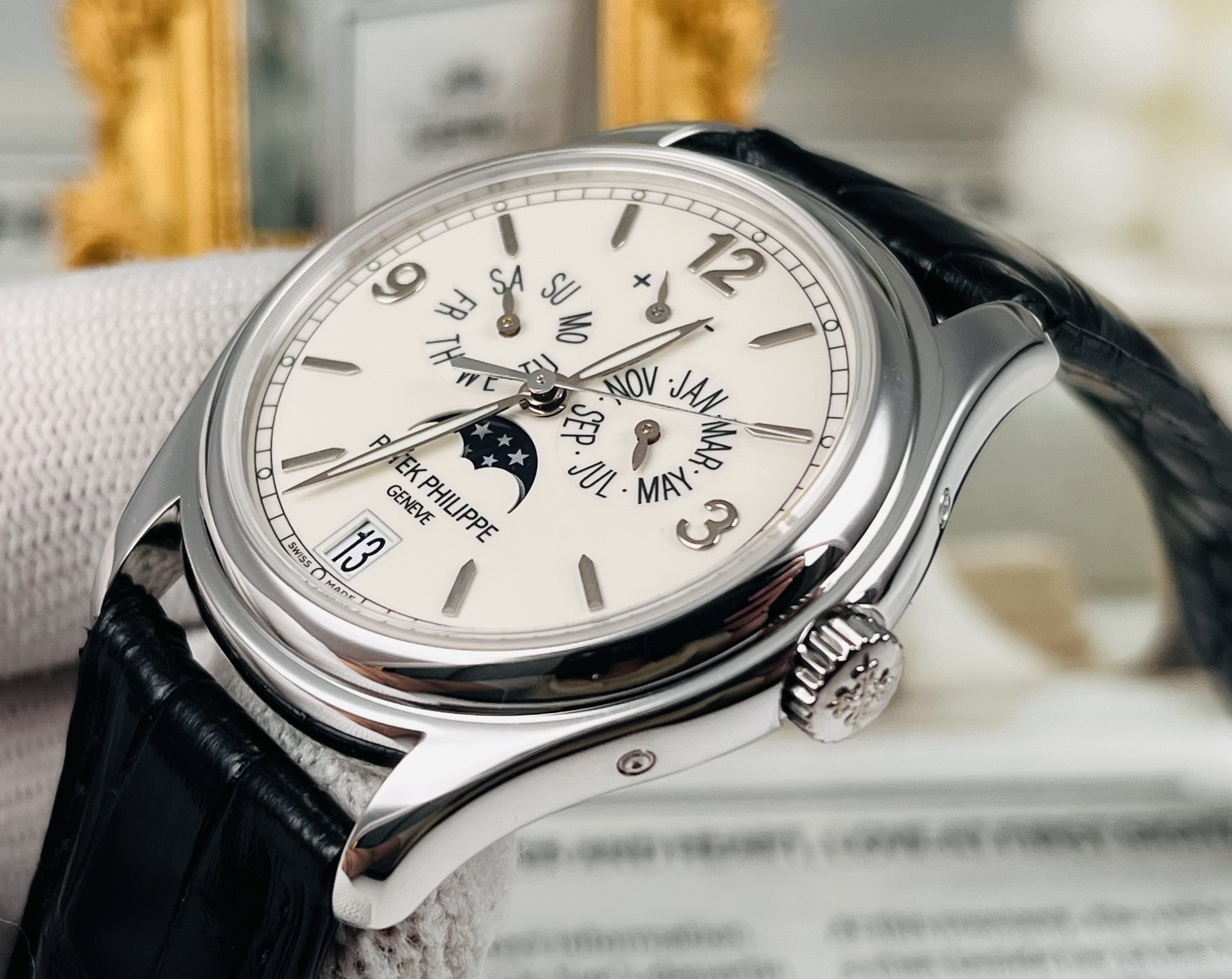 Patek Philippe 5146G-001 detail 3