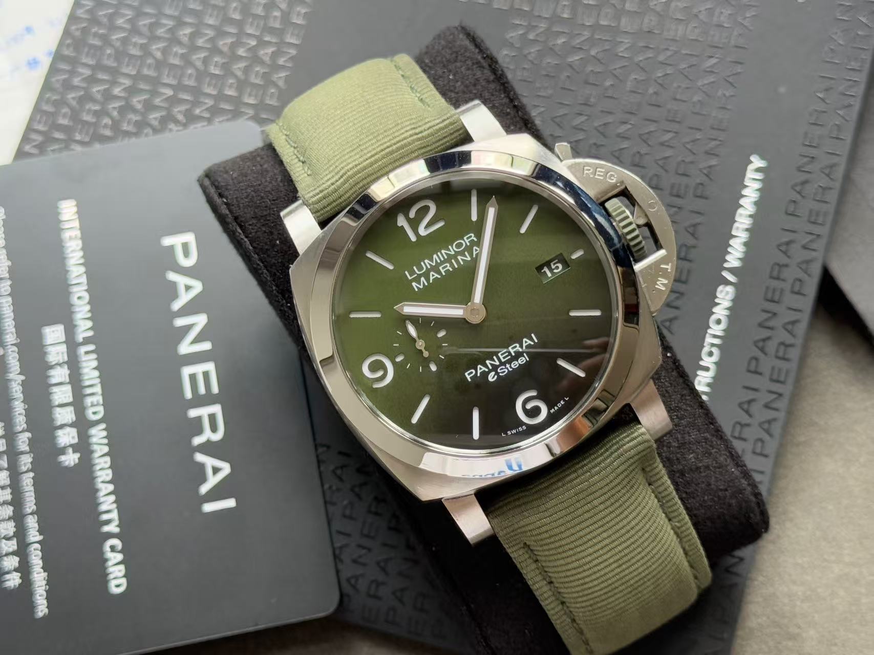 Panerai PAM01356 detail 1