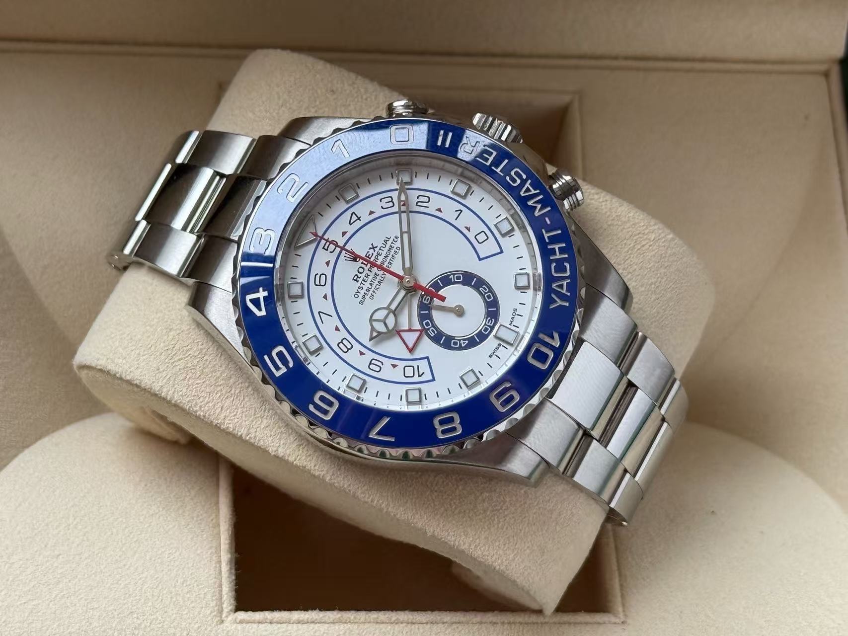 Rolex m116680-0002 detail 1