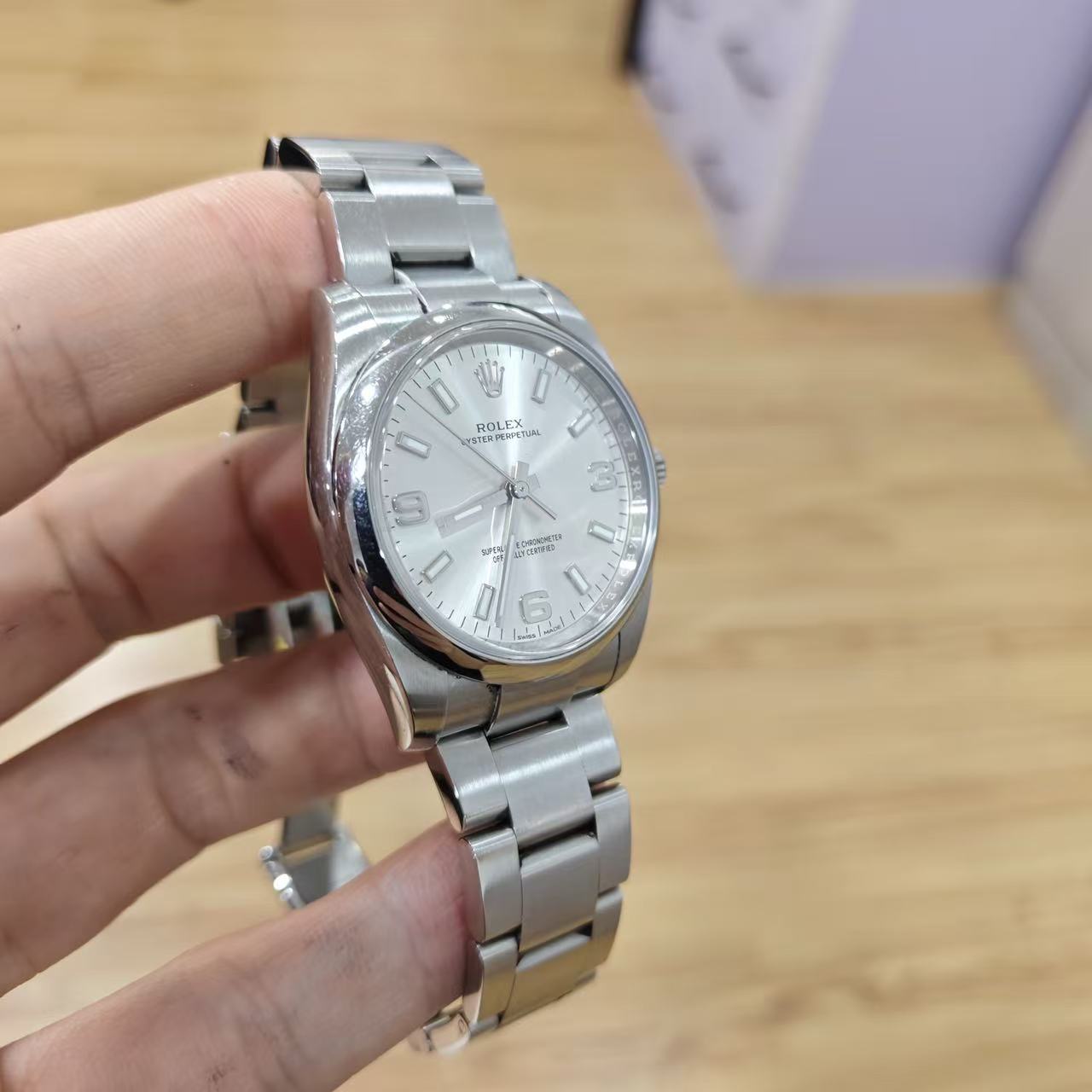 Rolex 114200-0019 detail 2