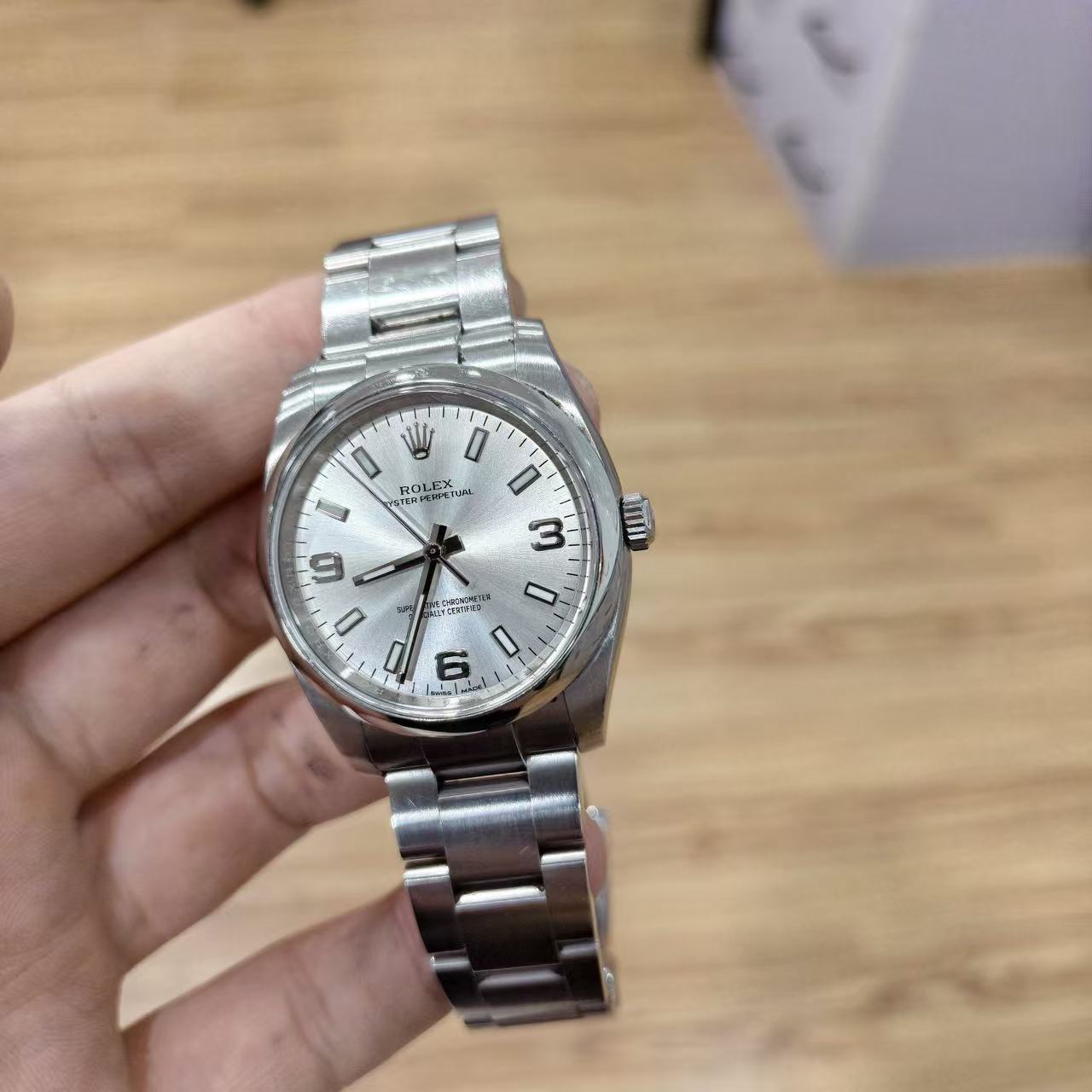 Rolex 114200-0019 detail 1