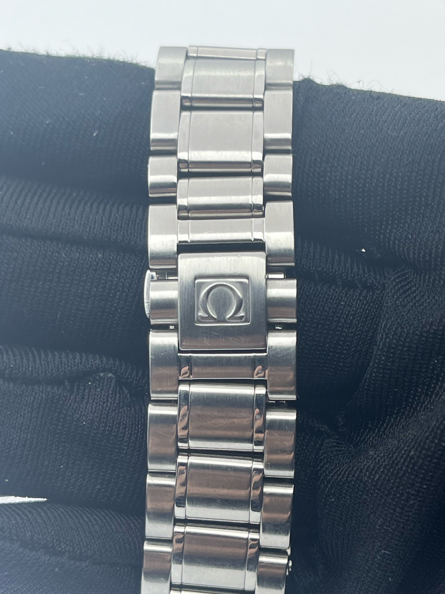 Omega 3513.50.00 detail 4